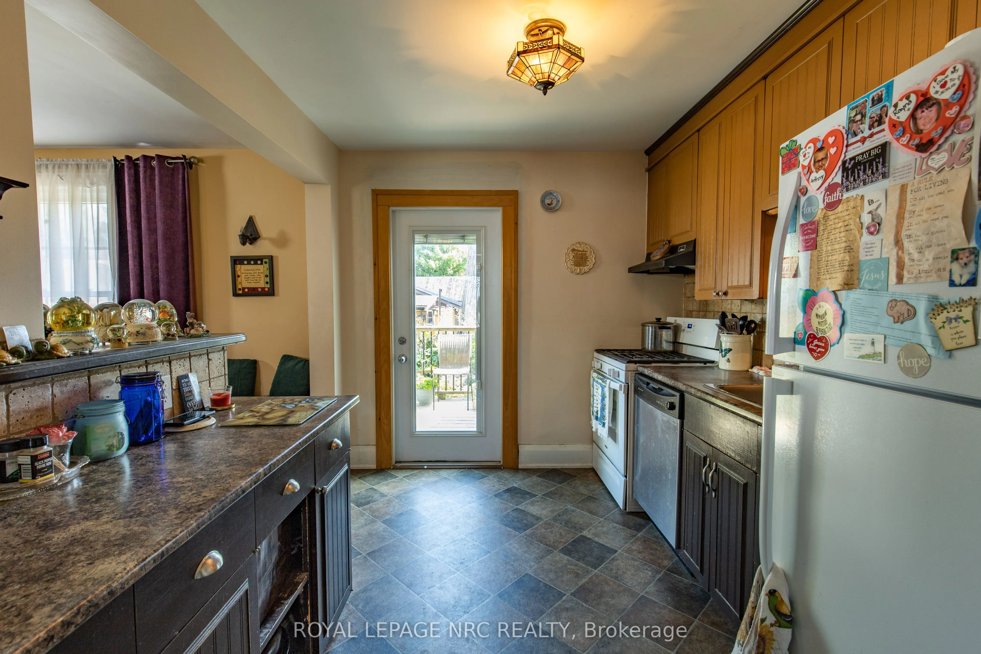 109 Cross Street E