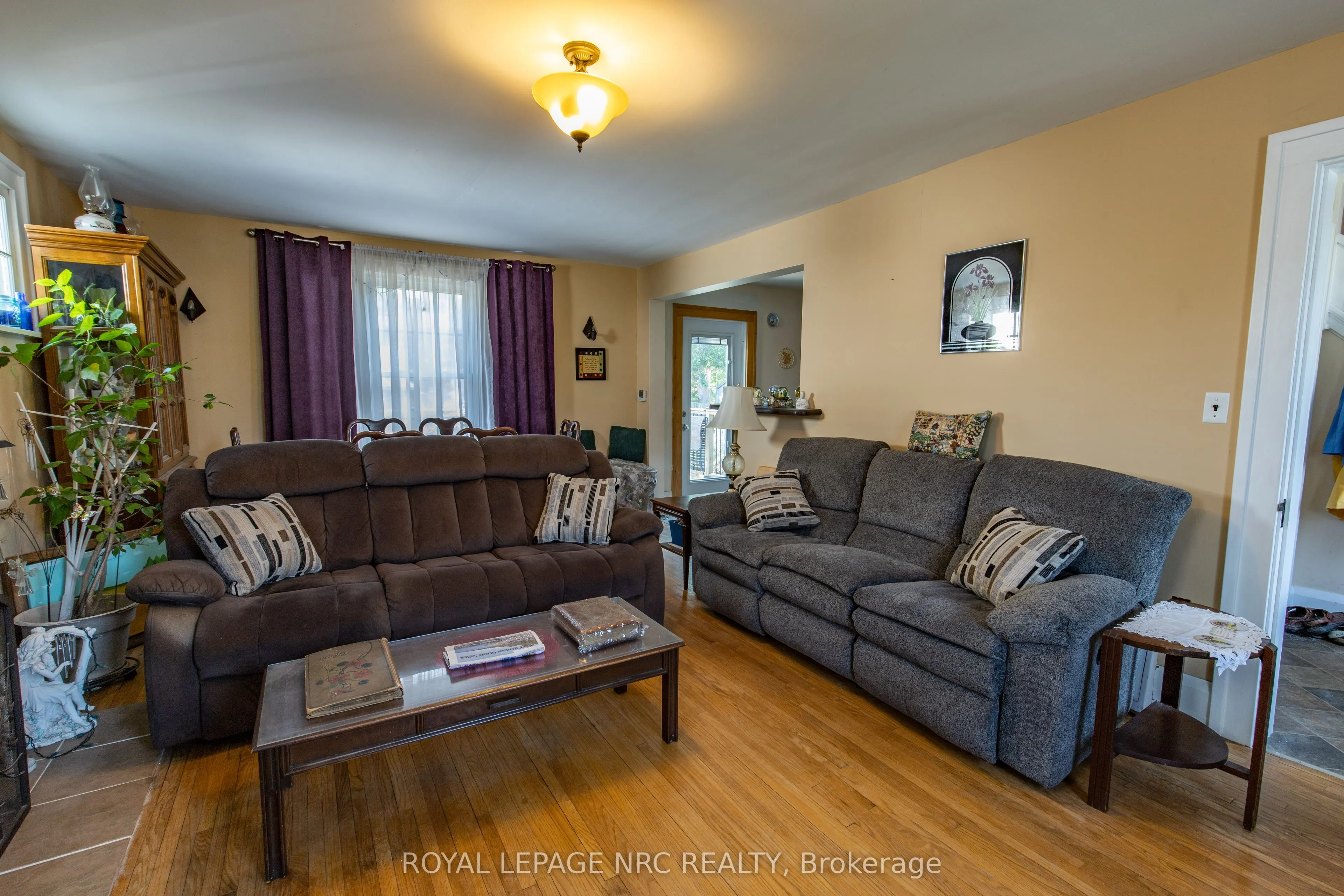 109 Cross Street E