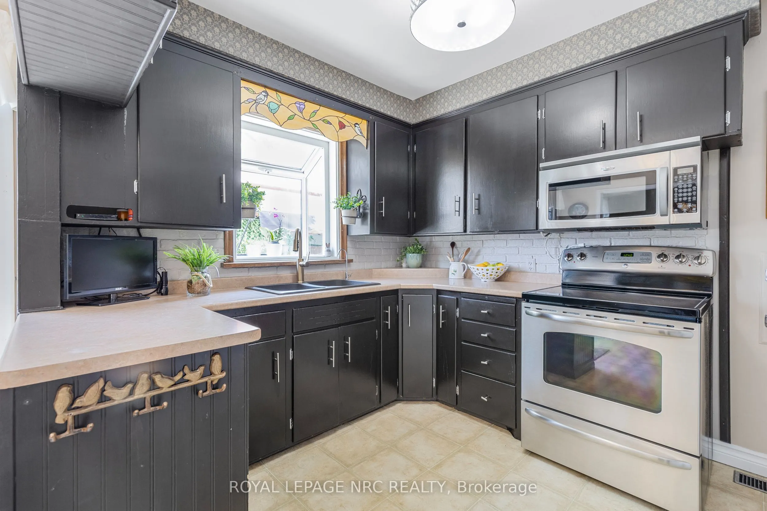 32 Whittaker Avenue