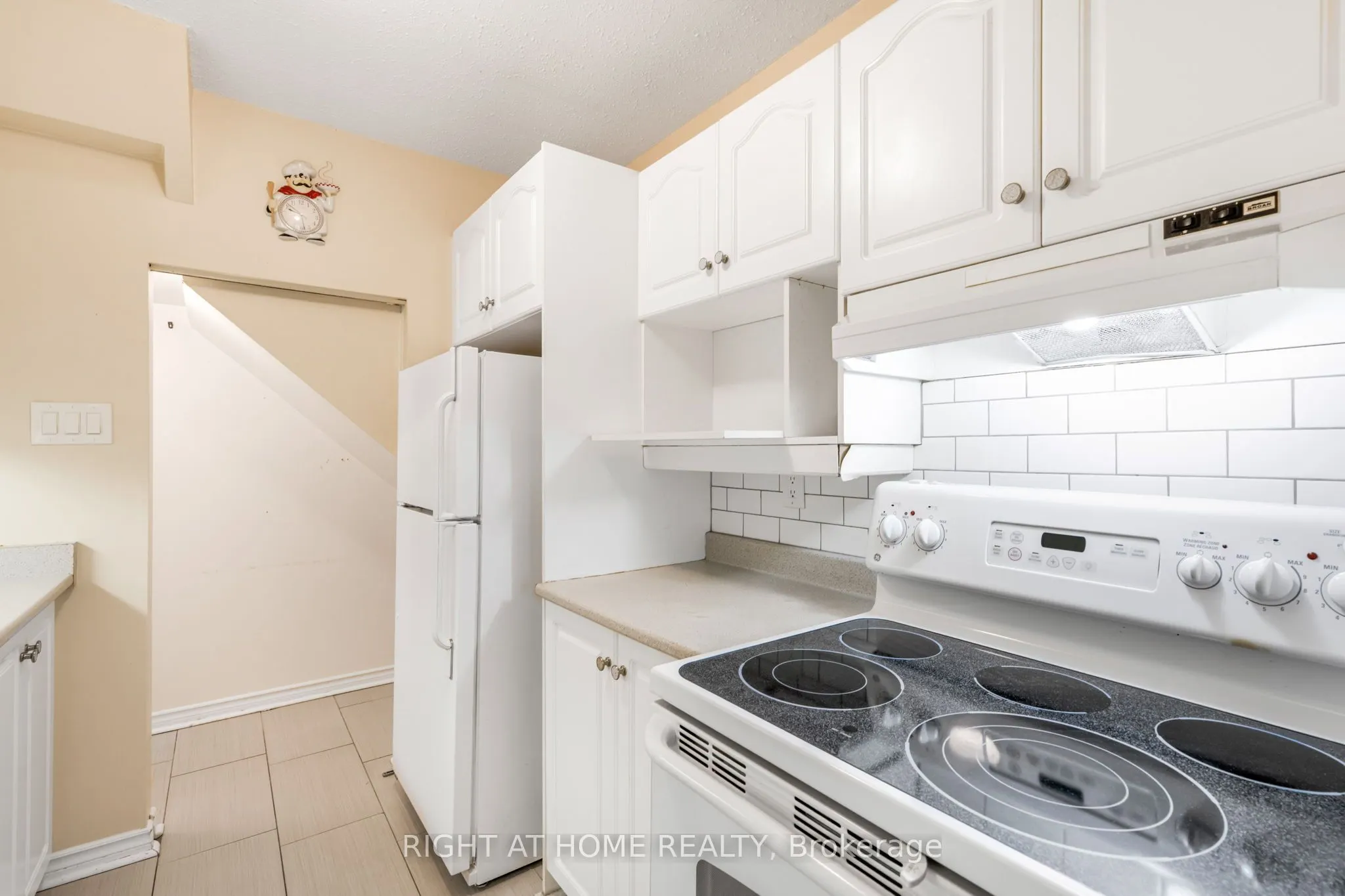 23D Forester Crescent, #D