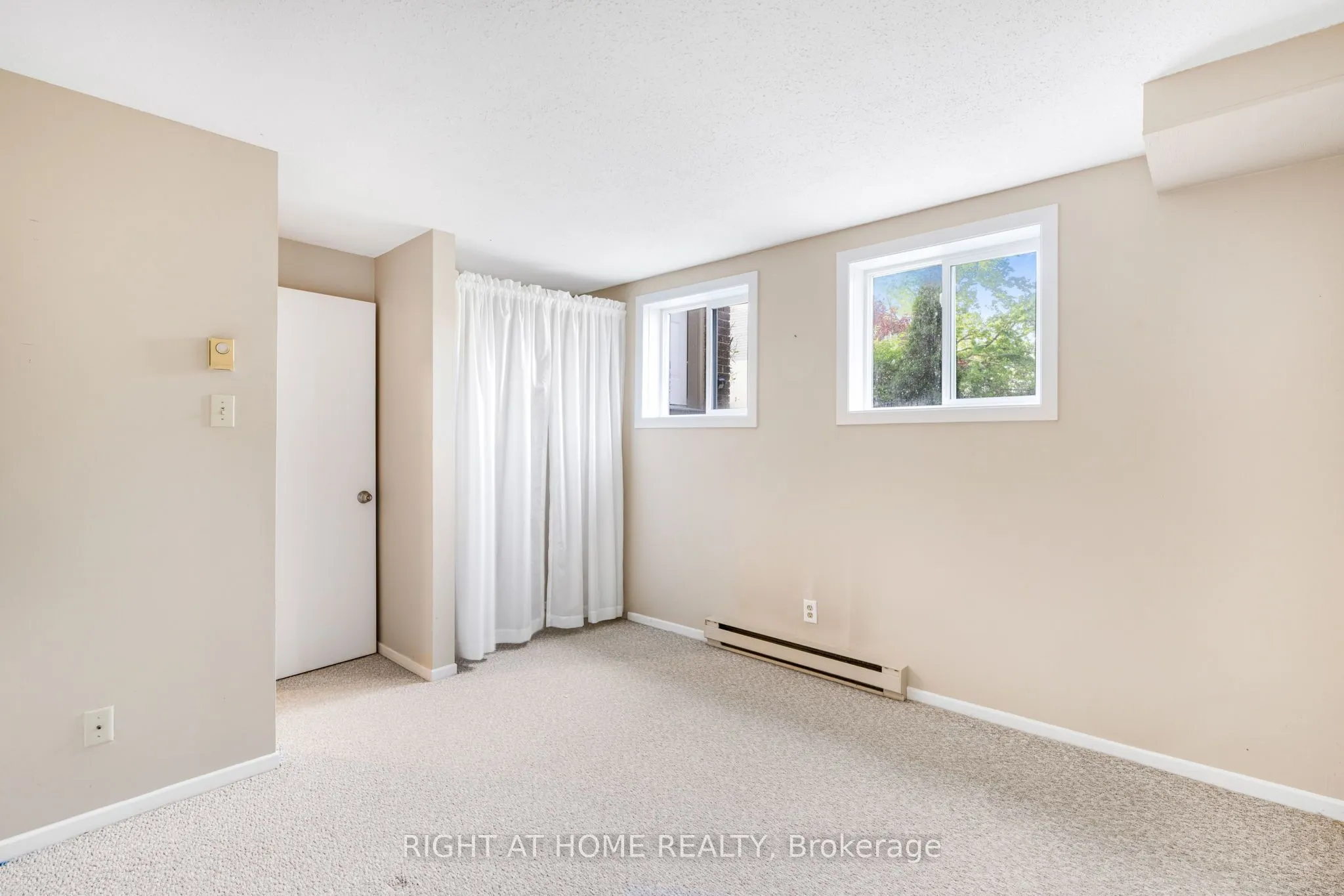 23D Forester Crescent, #D