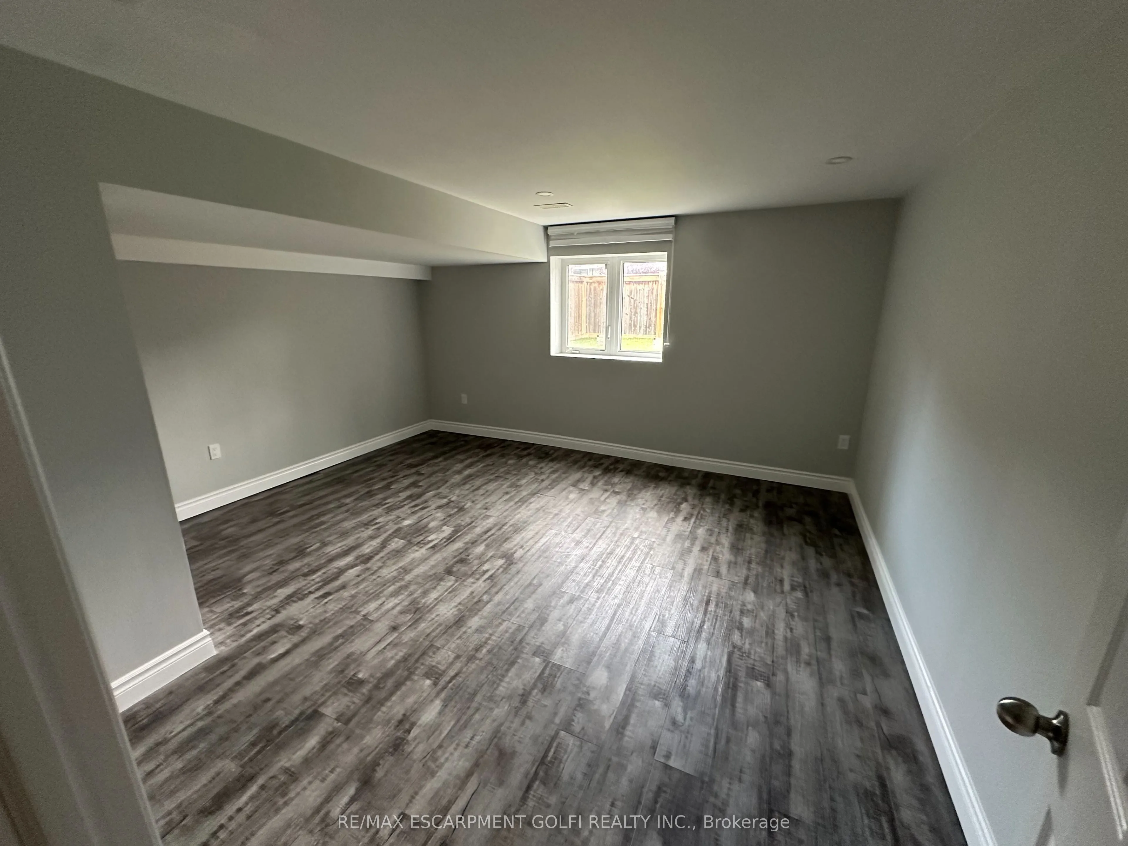 18 Angela Crescent