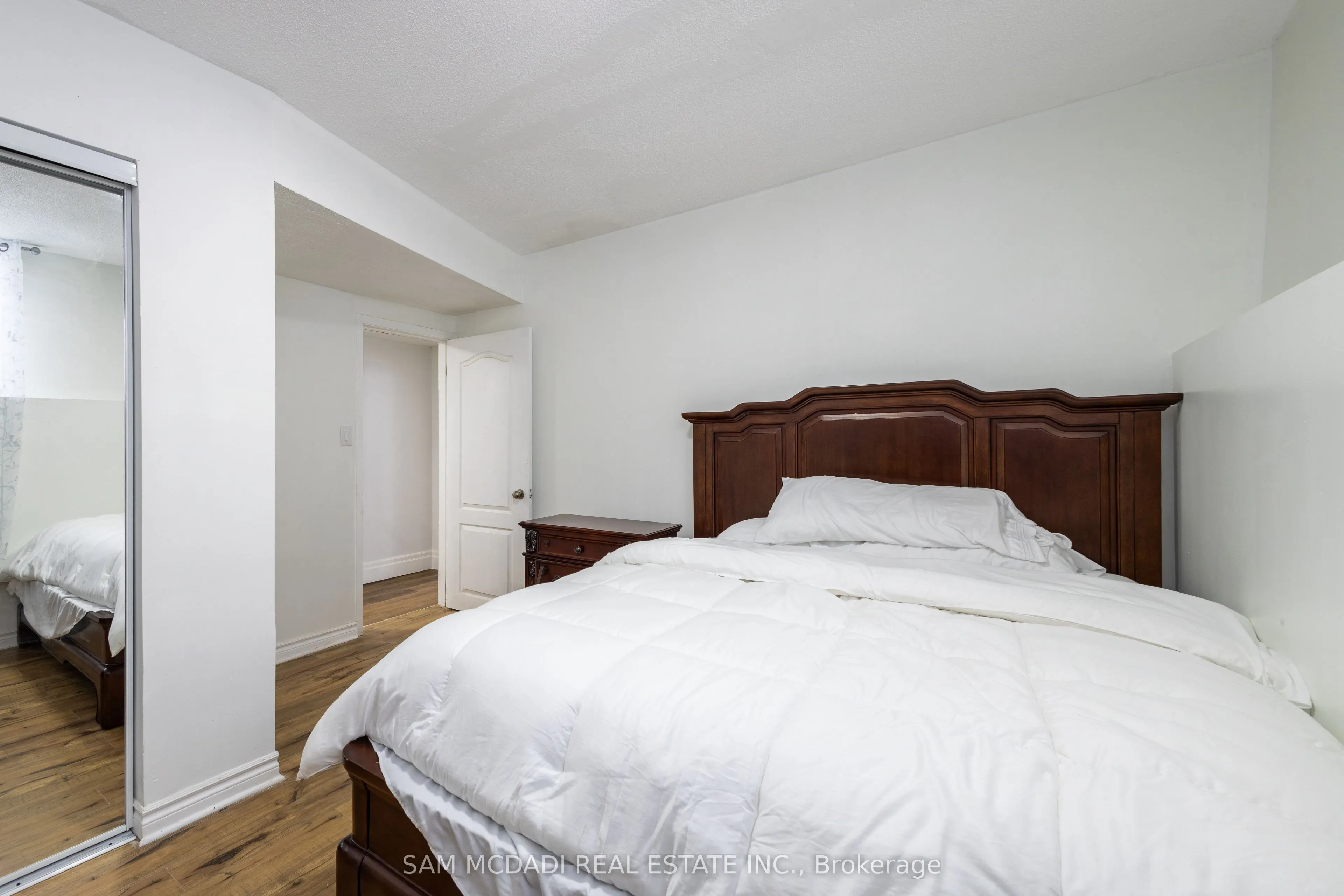 855 Jerseyville Road W