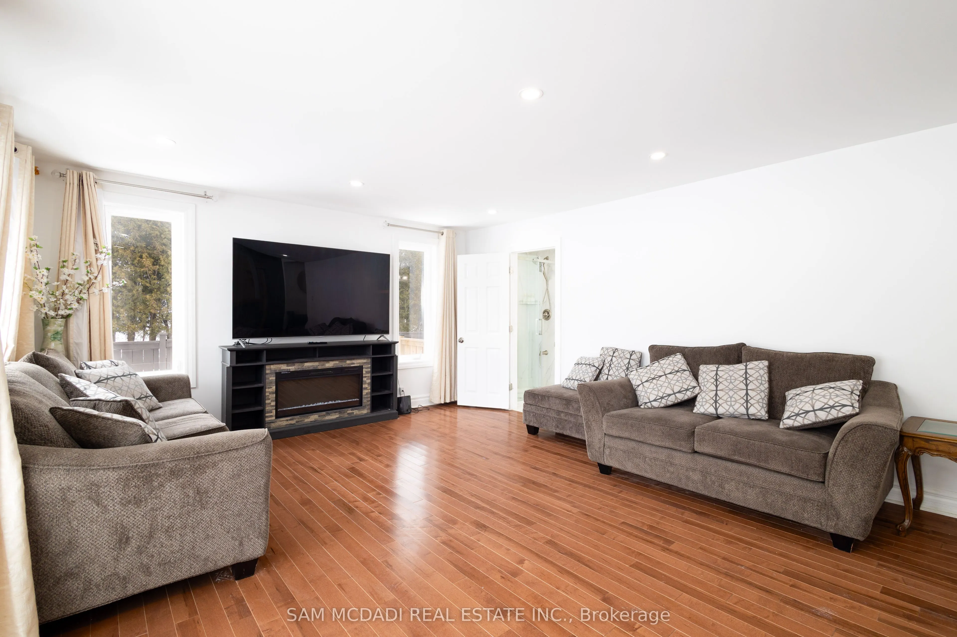 855 Jerseyville Road W