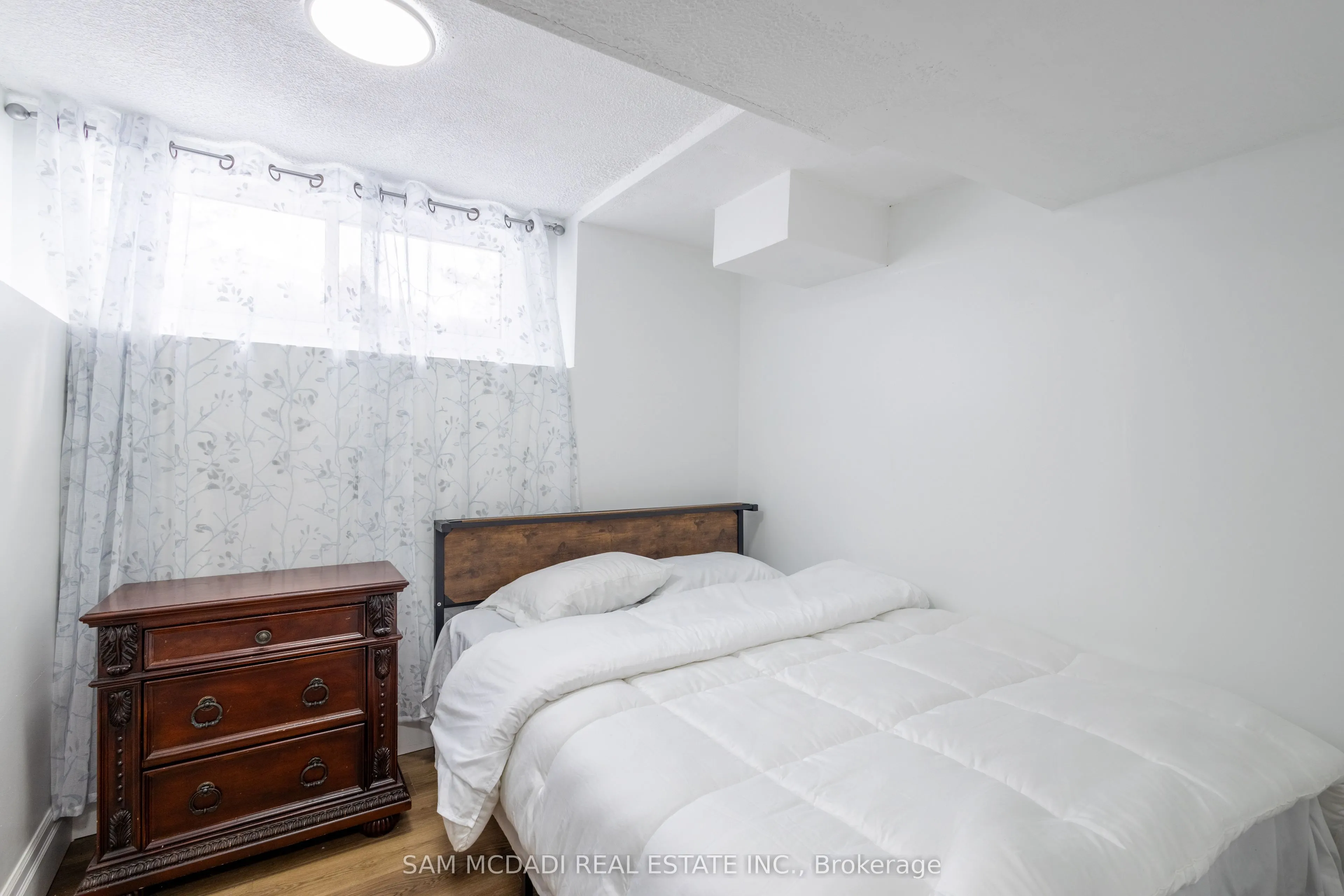 855 Jerseyville Road W