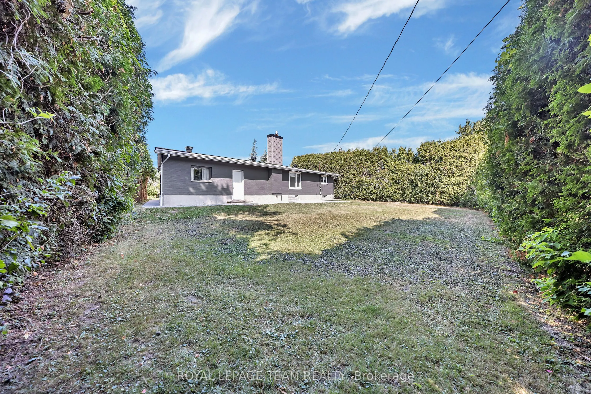 12 Largo Crescent