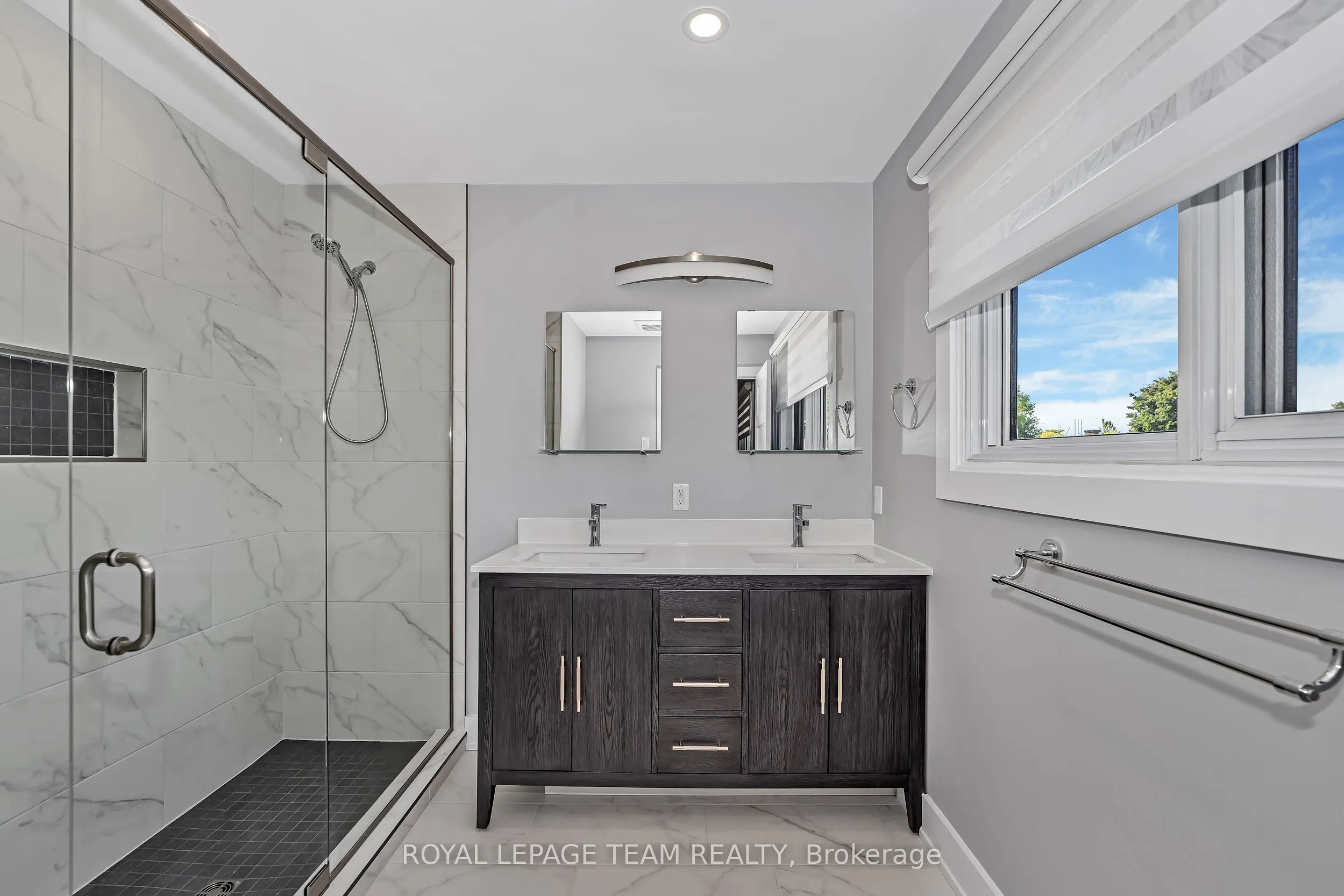12 Largo Crescent