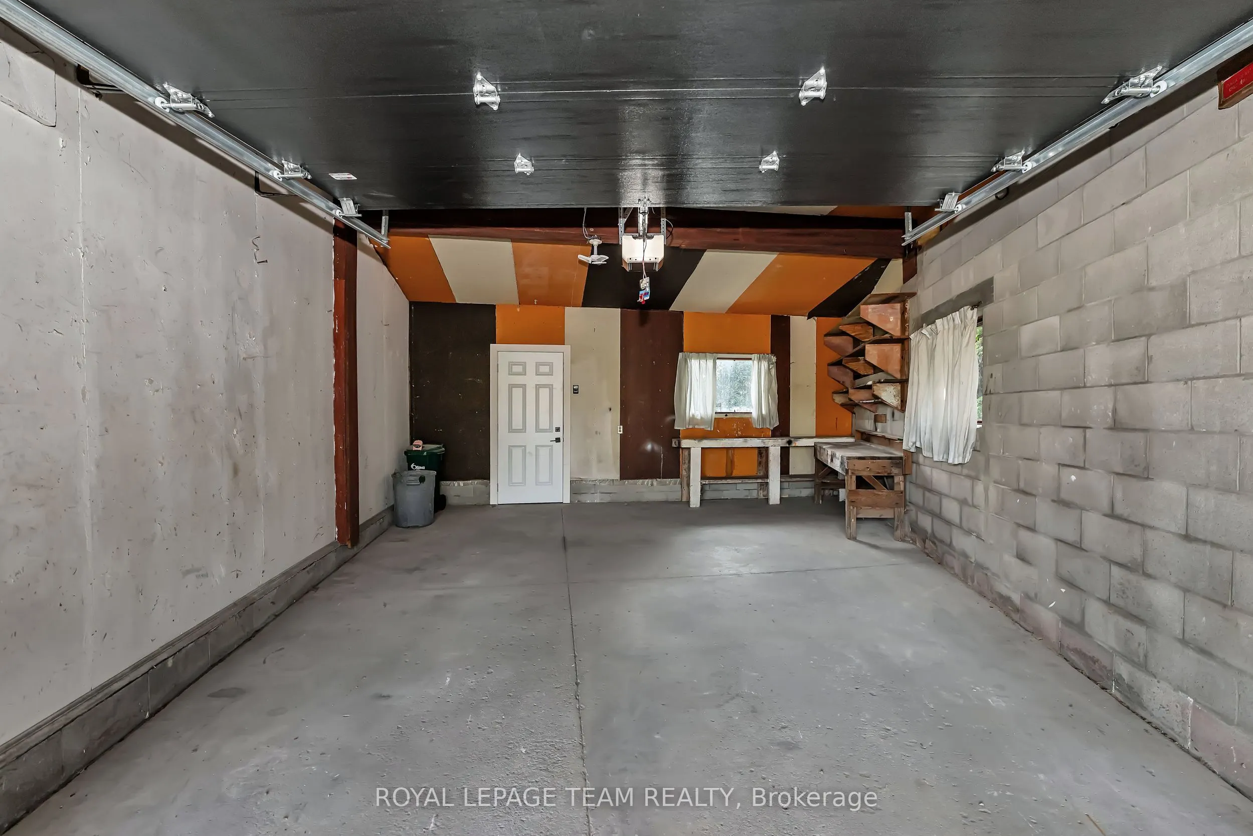 12 Largo Crescent