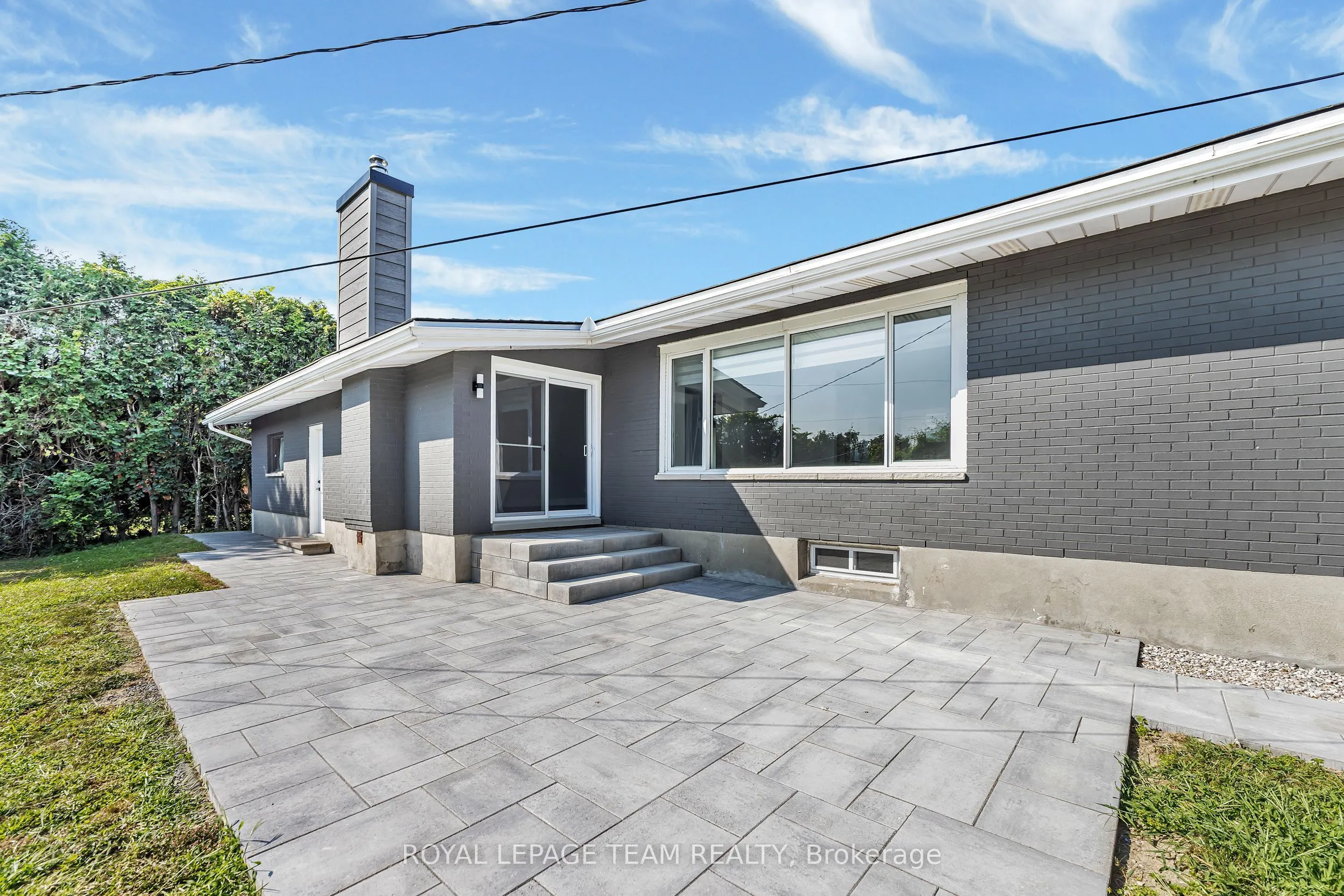 12 Largo Crescent