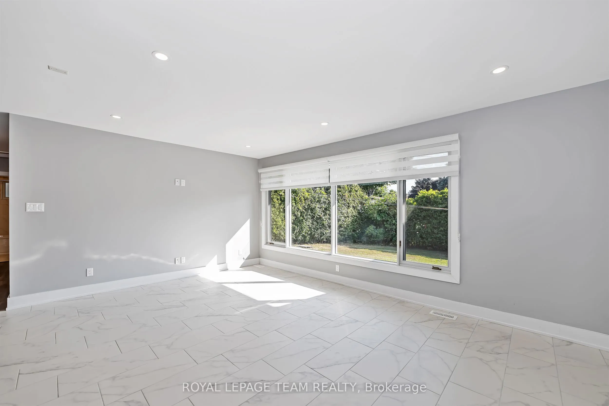 12 Largo Crescent