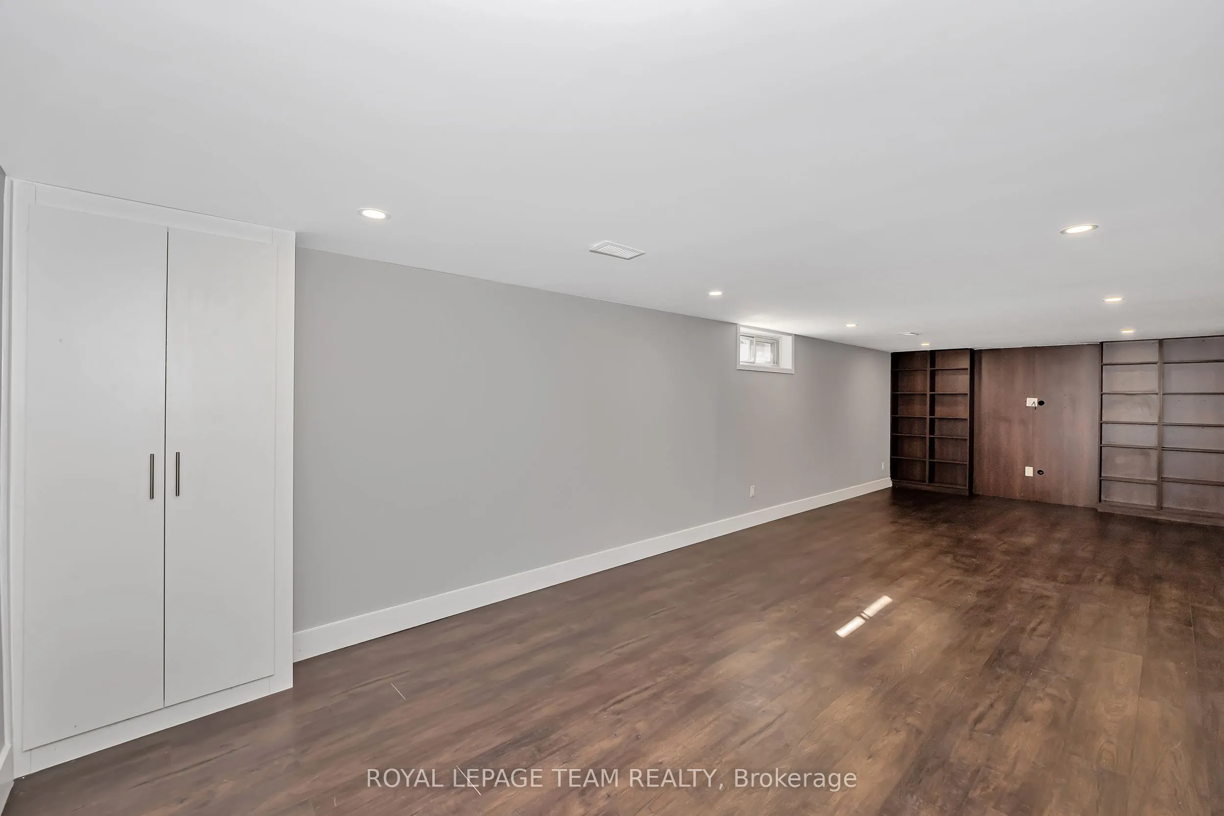 12 Largo Crescent