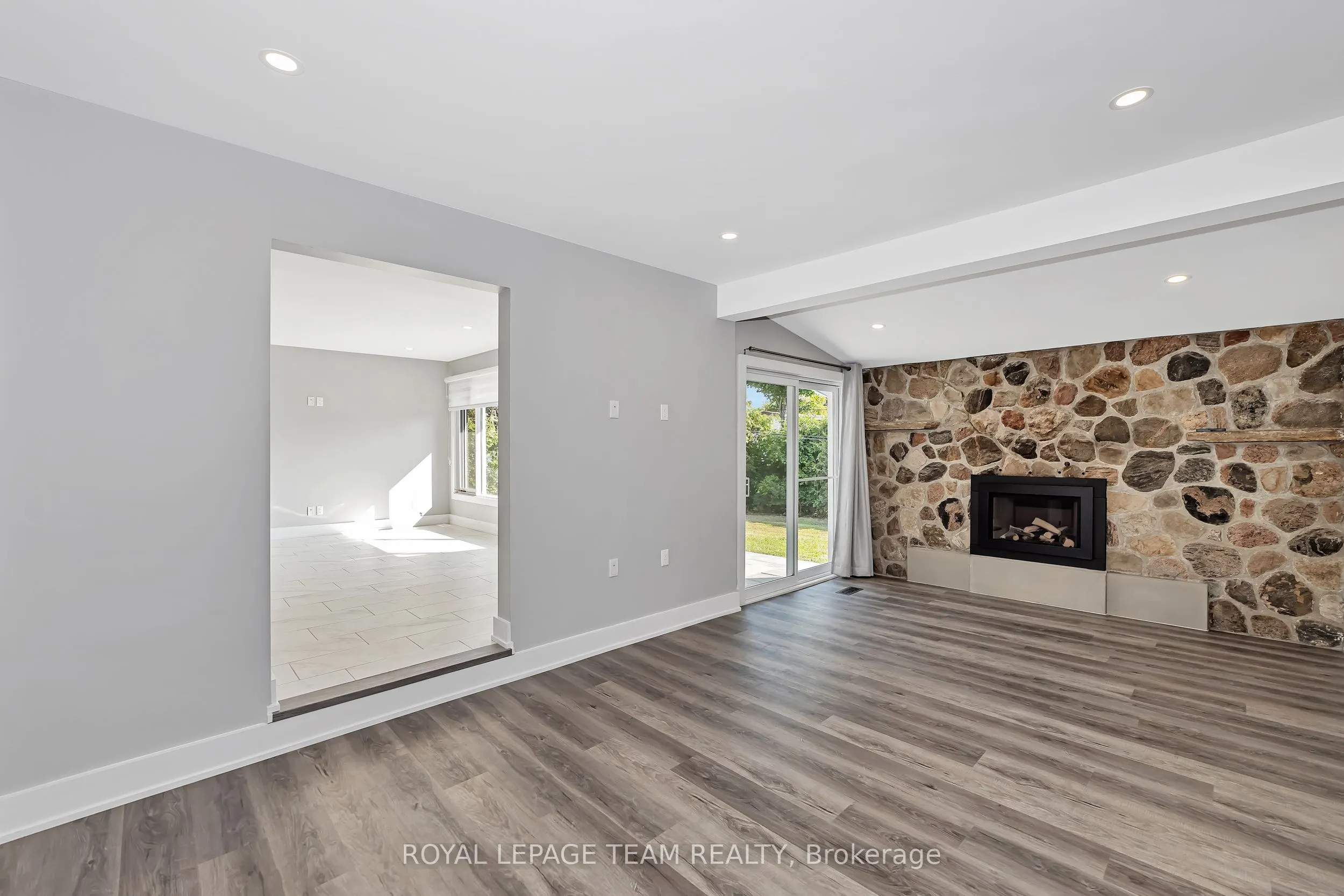 12 Largo Crescent