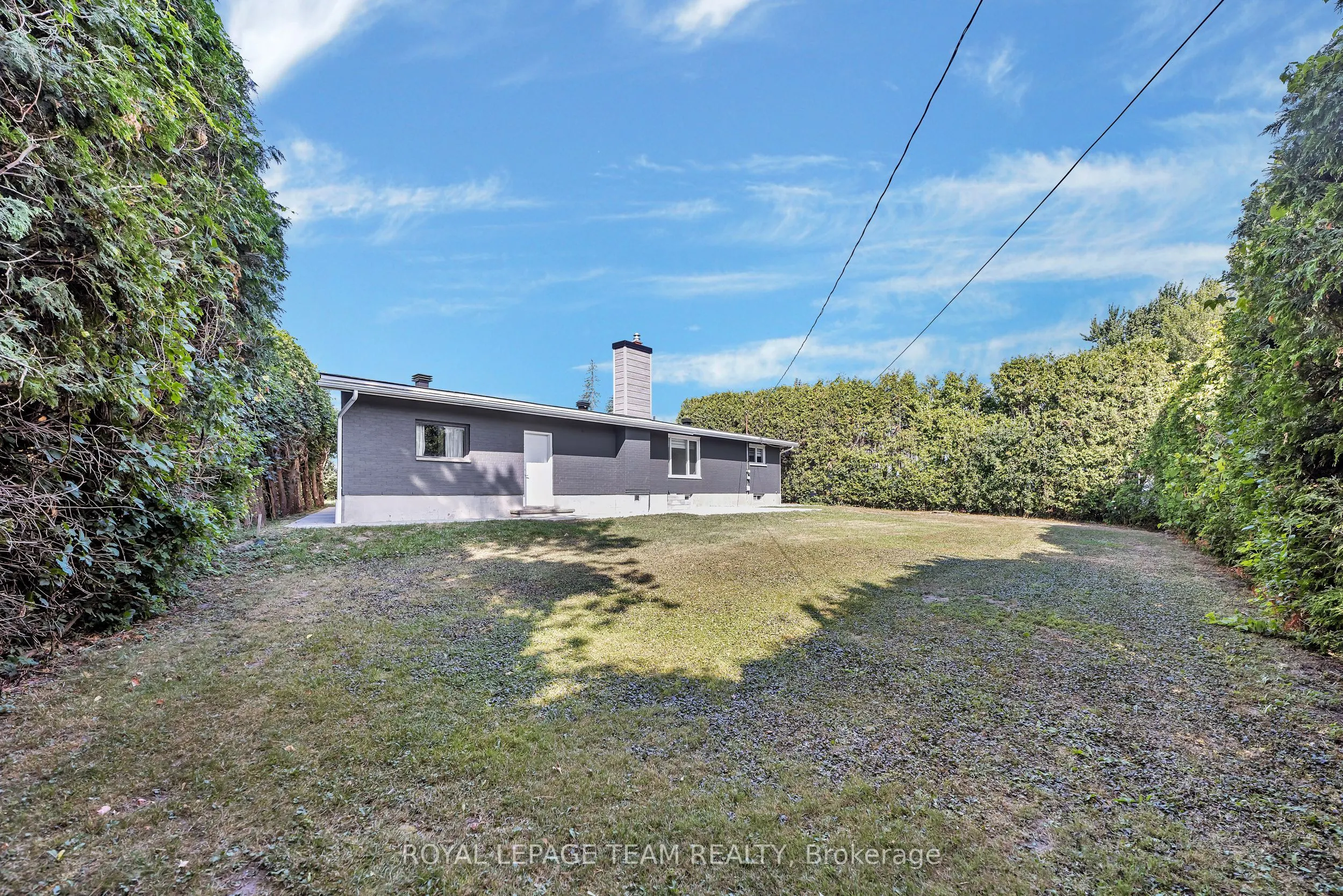12 Largo Crescent