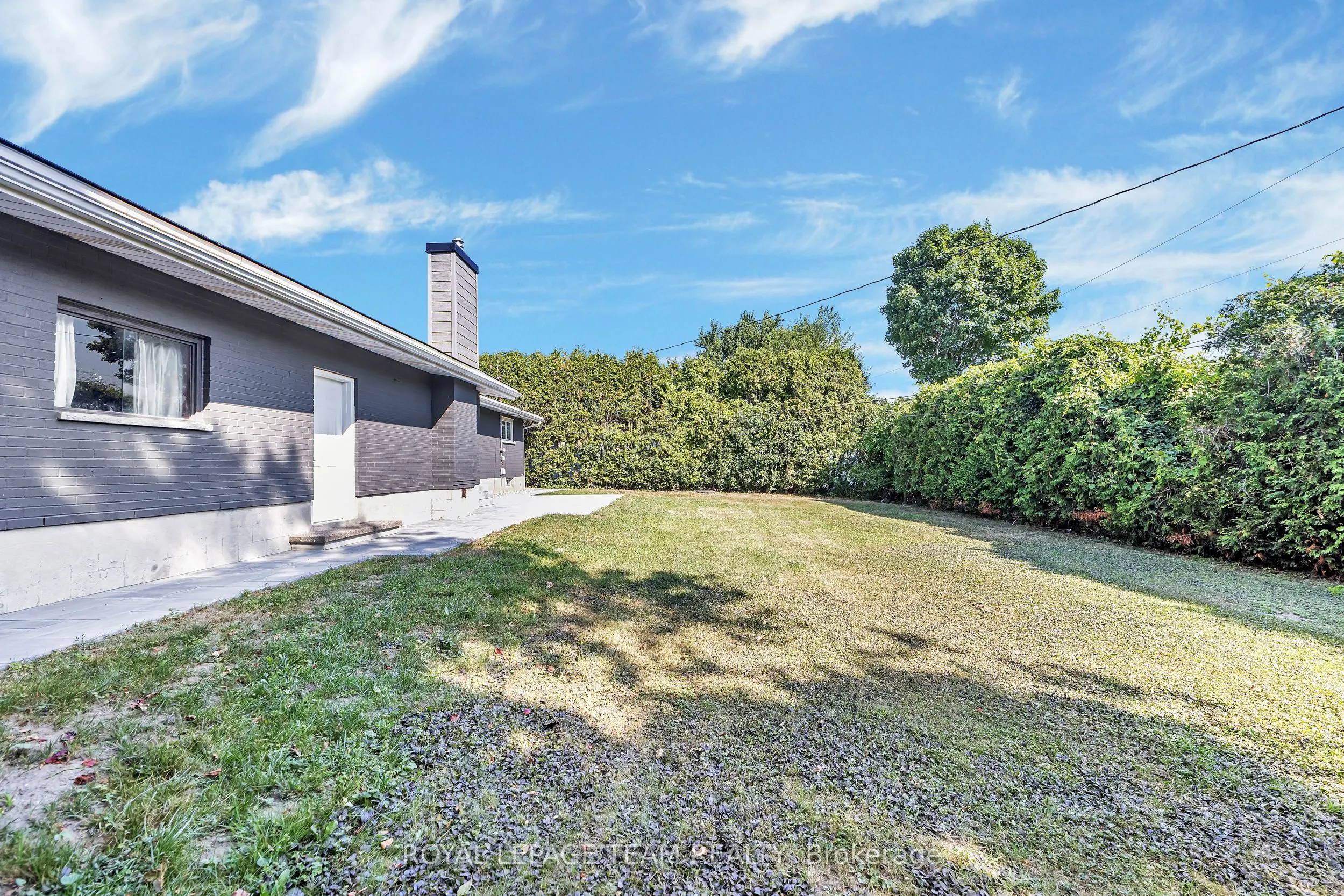 12 Largo Crescent