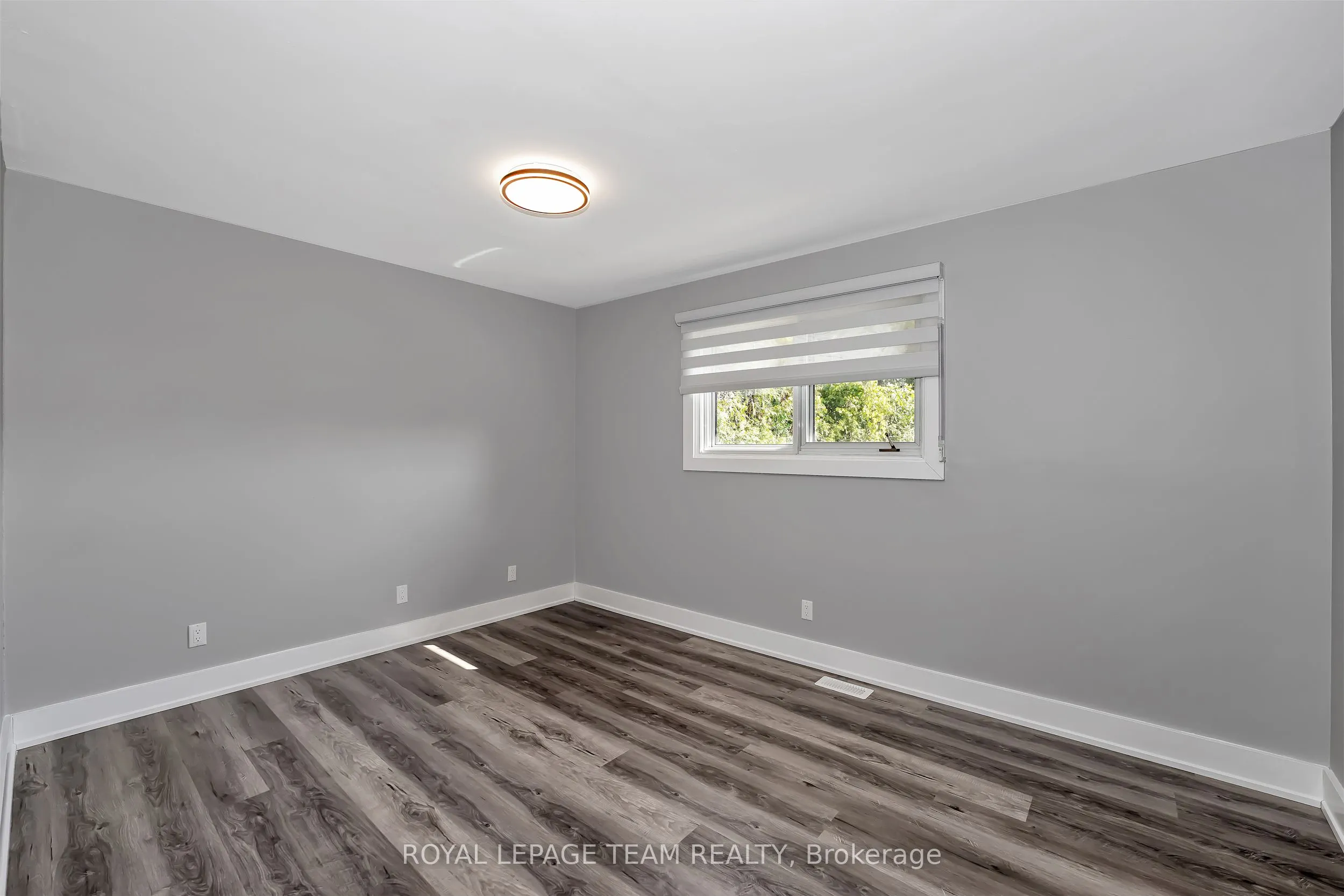 12 Largo Crescent