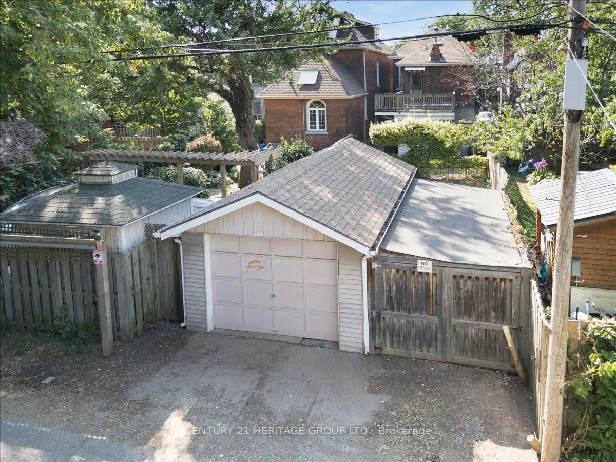 228 West Avenue N