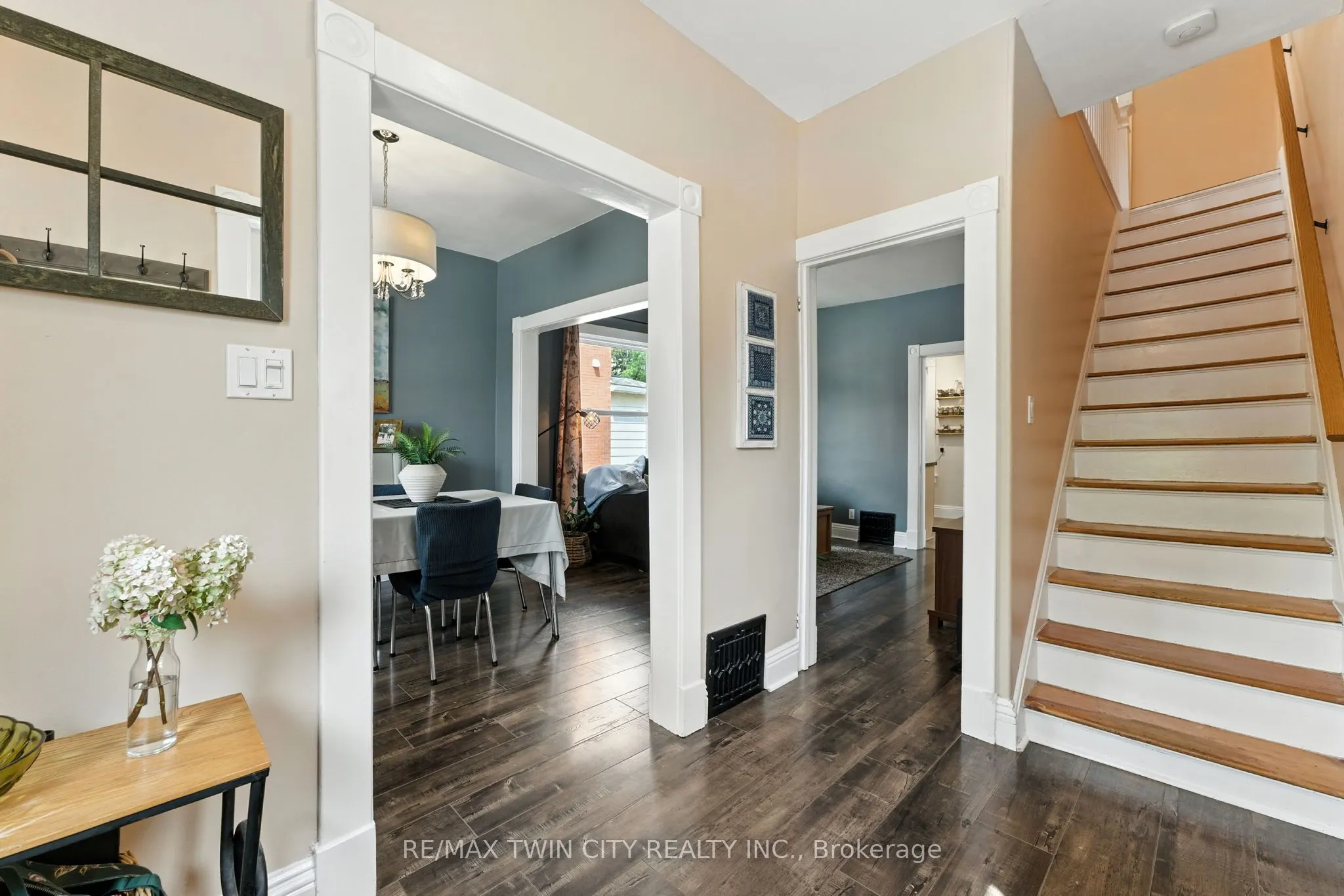 55 Lowell Street N