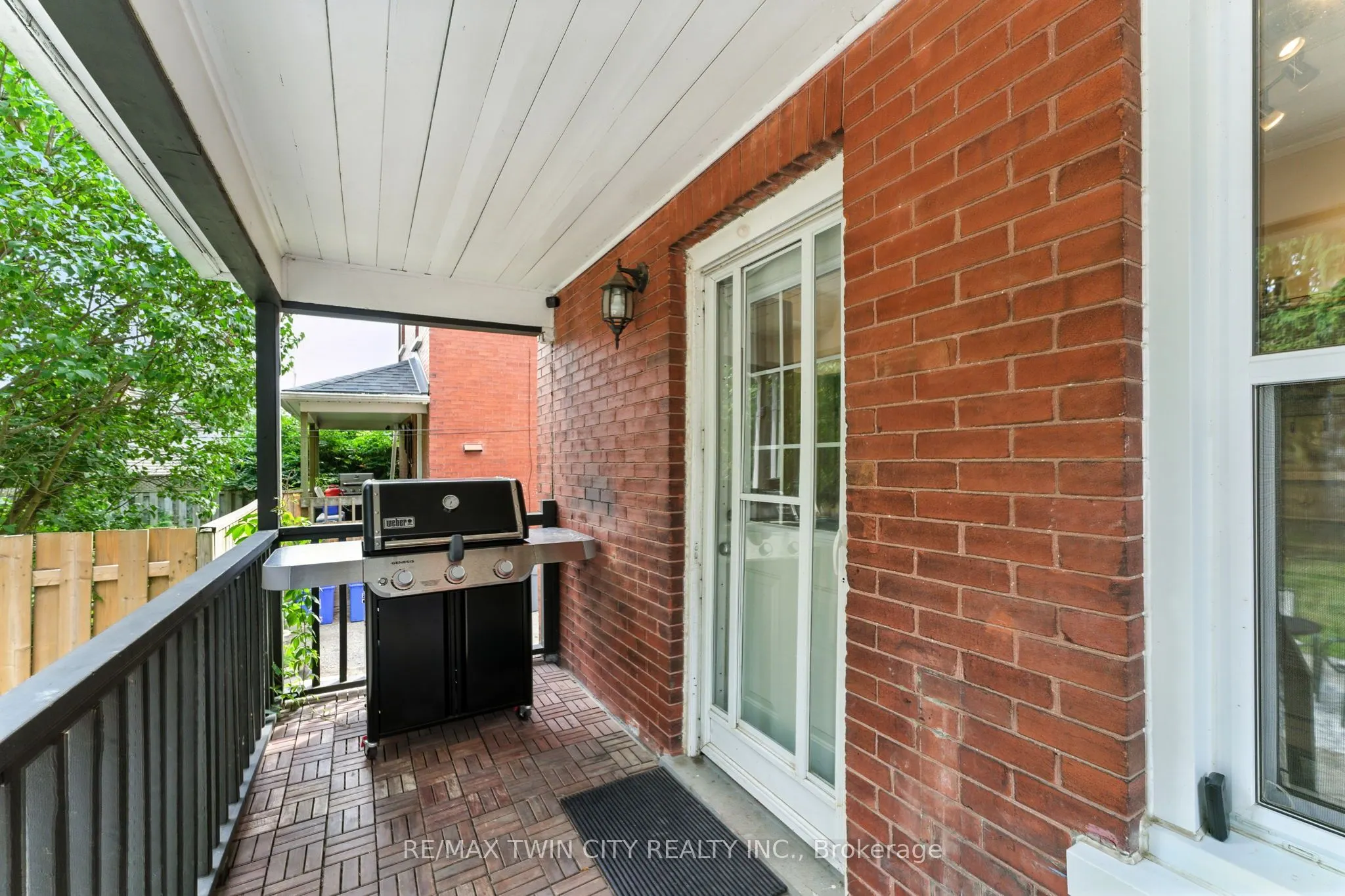 55 Lowell Street N