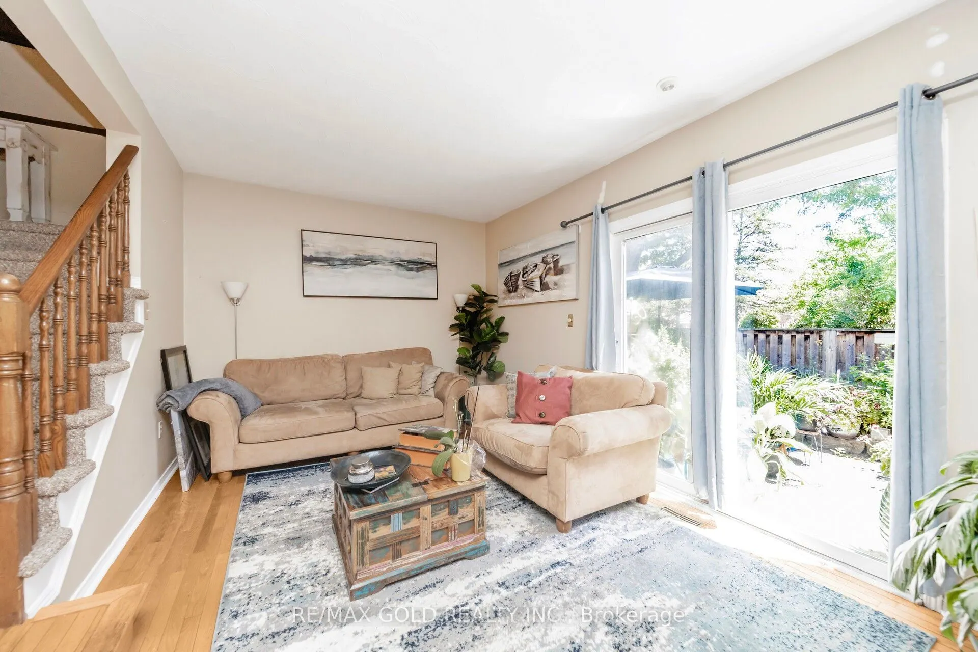 494 Barton Street, #8