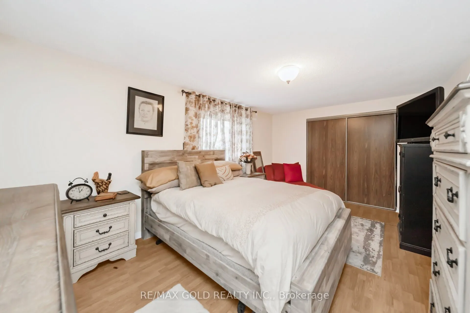 494 Barton Street, #8