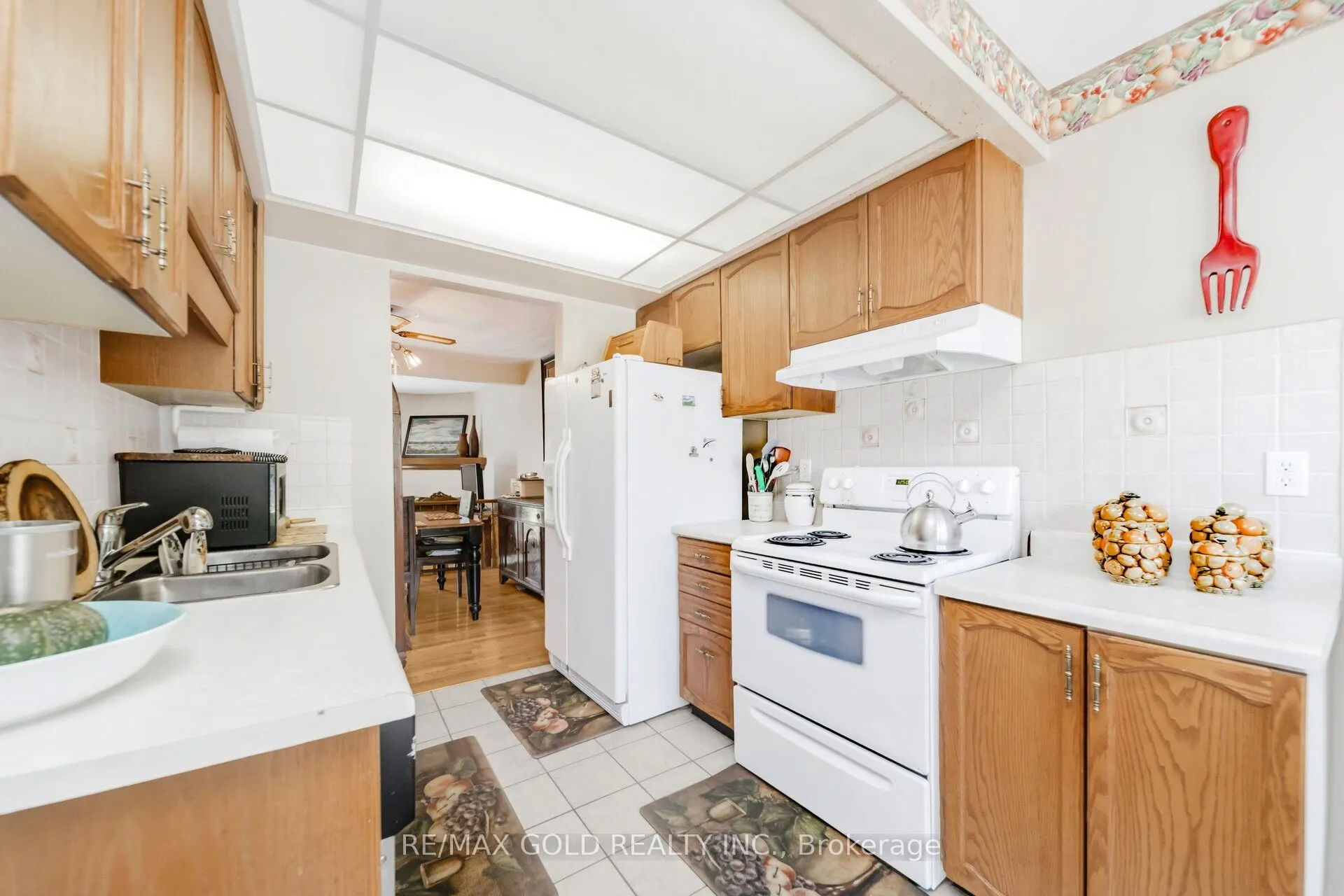 494 Barton Street, #8