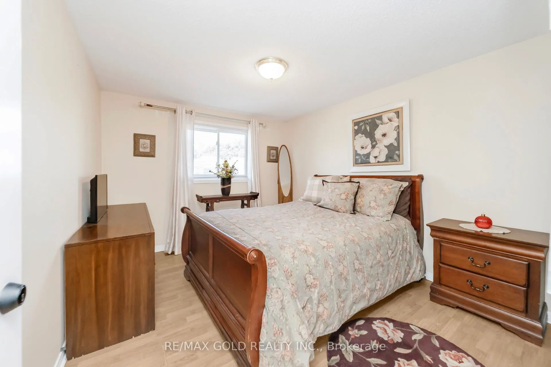 494 Barton Street, #8