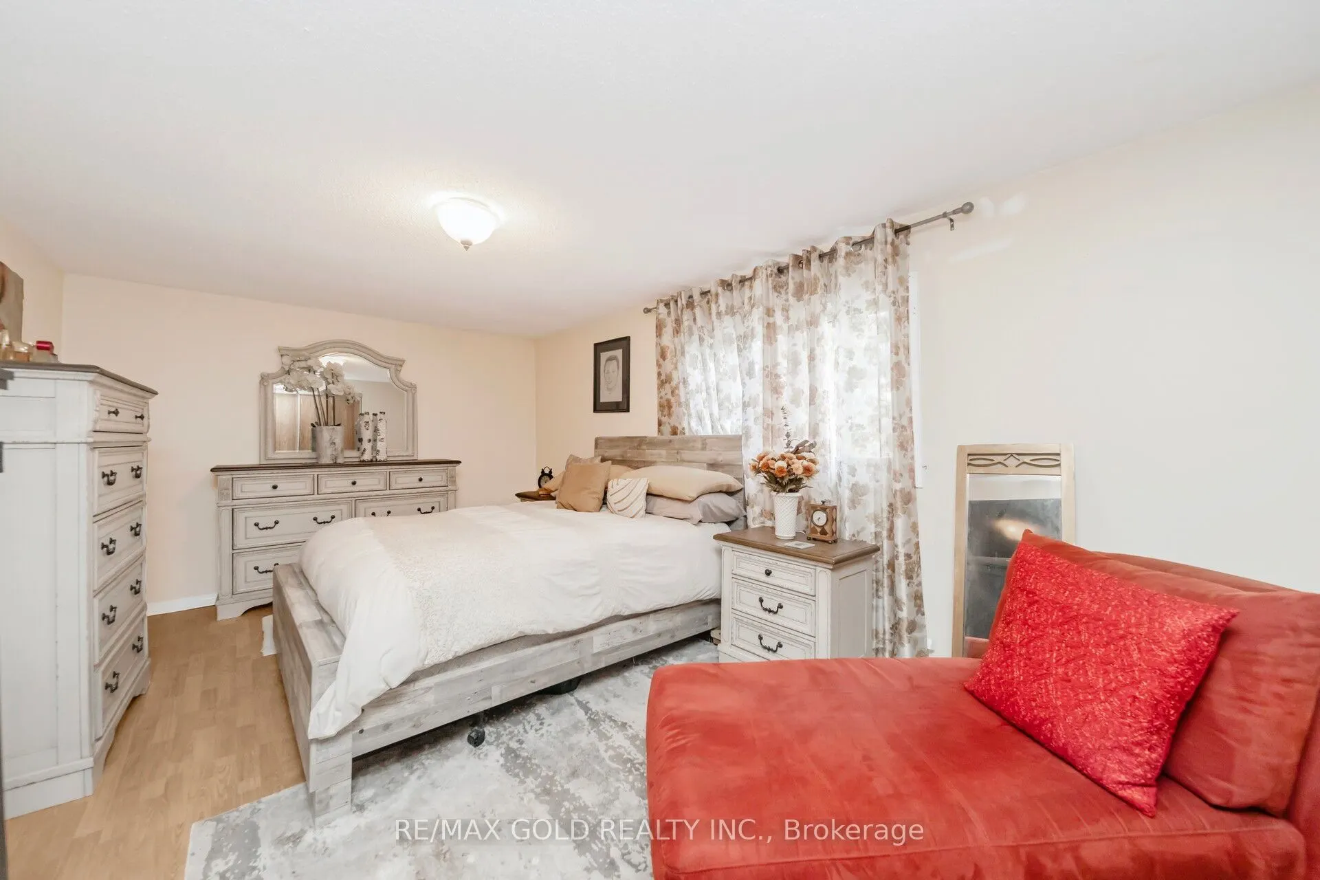494 Barton Street, #8