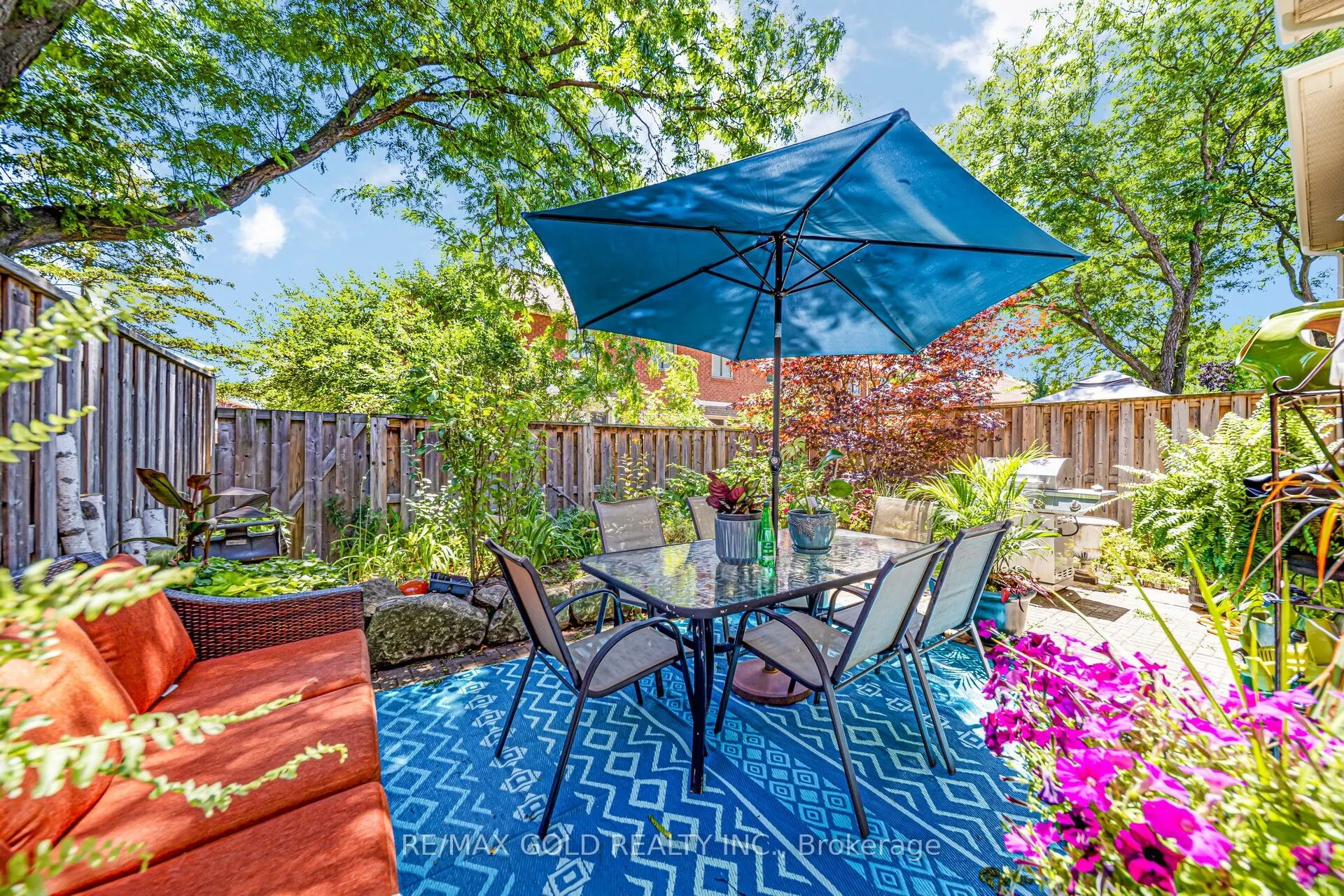 494 Barton Street, #8
