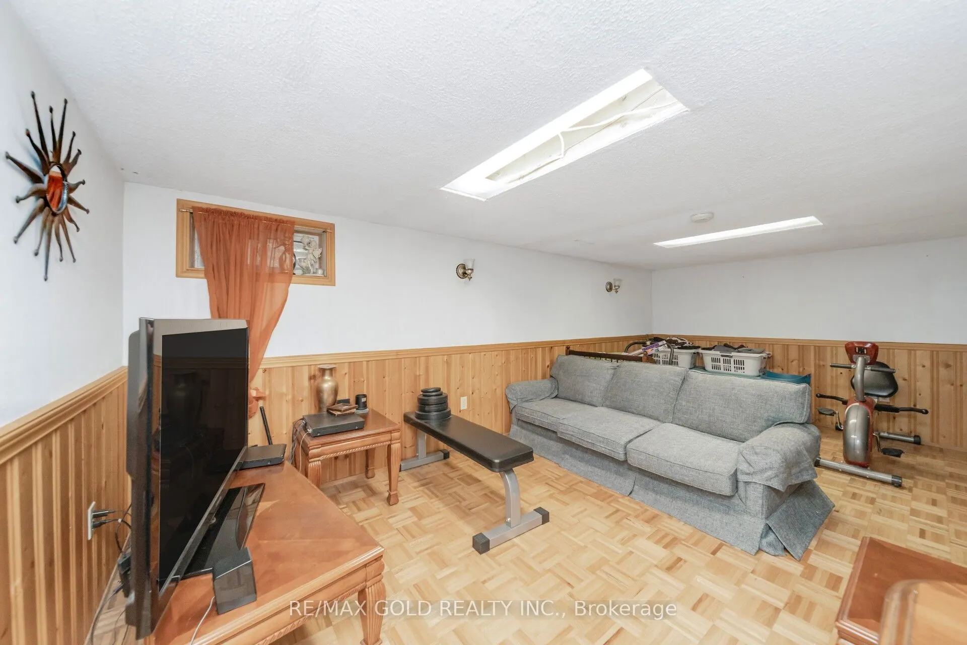 494 Barton Street, #8