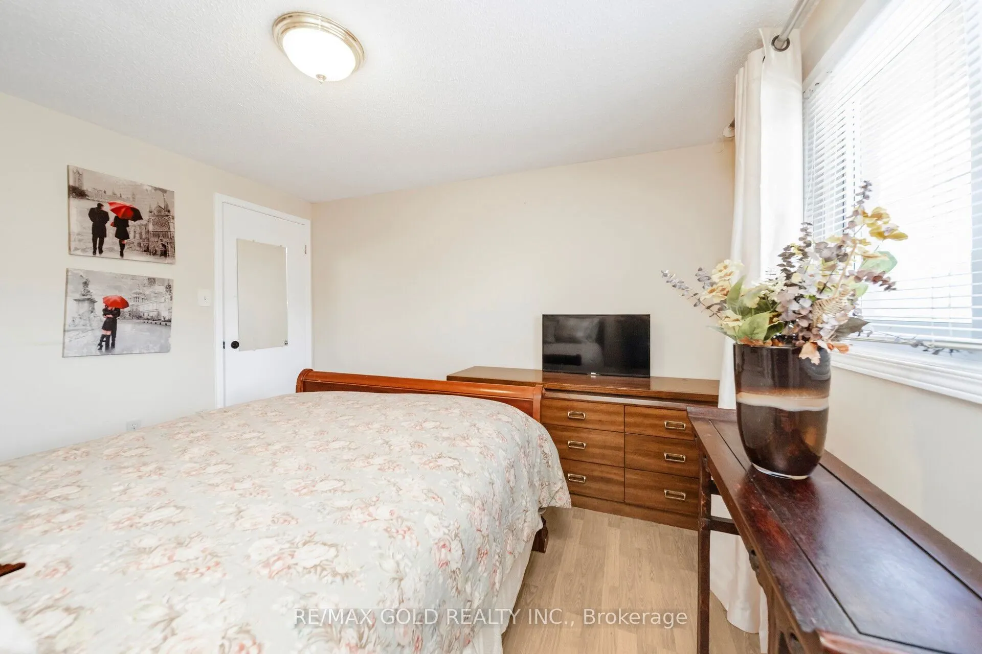 494 Barton Street, #8
