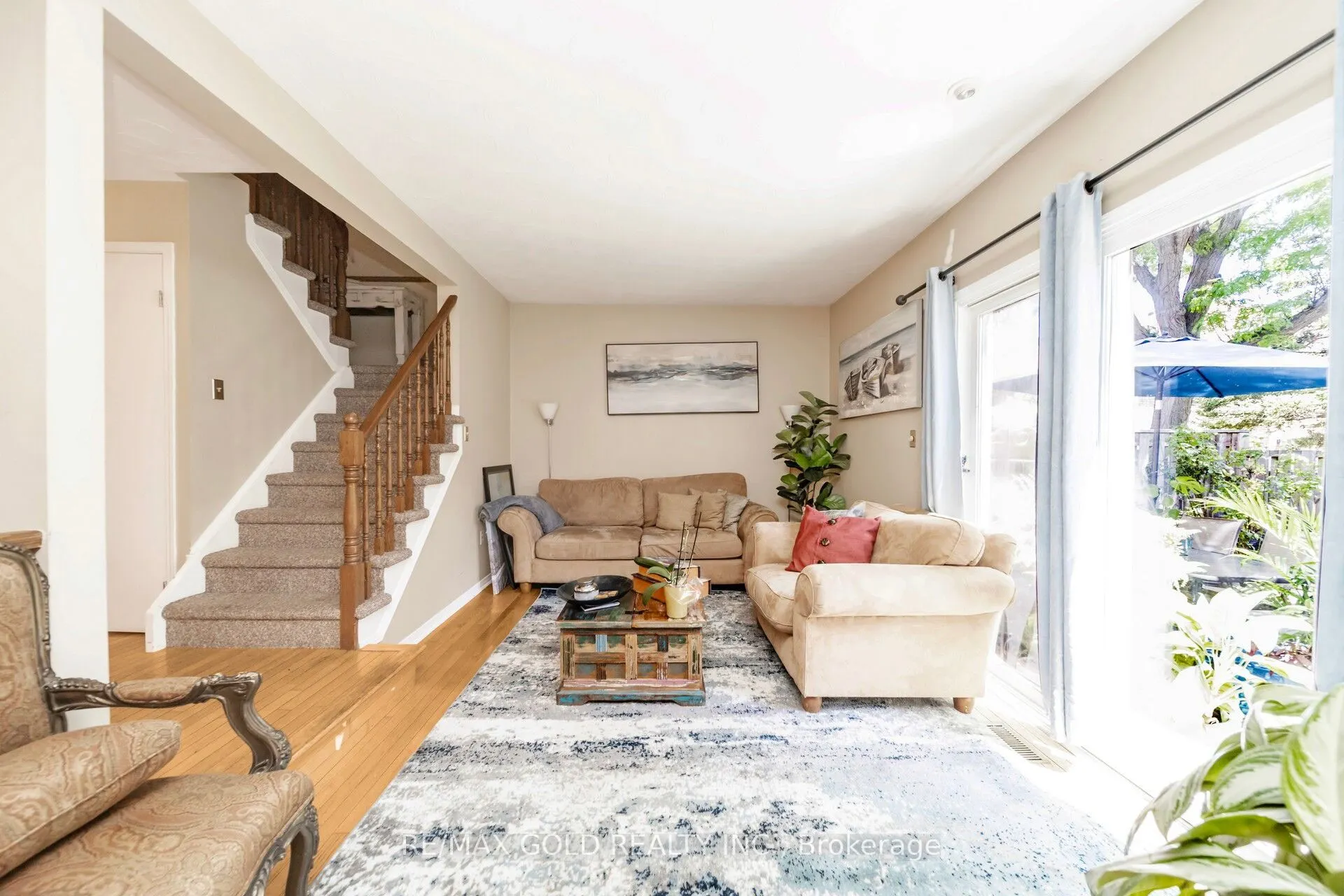 494 Barton Street, #8