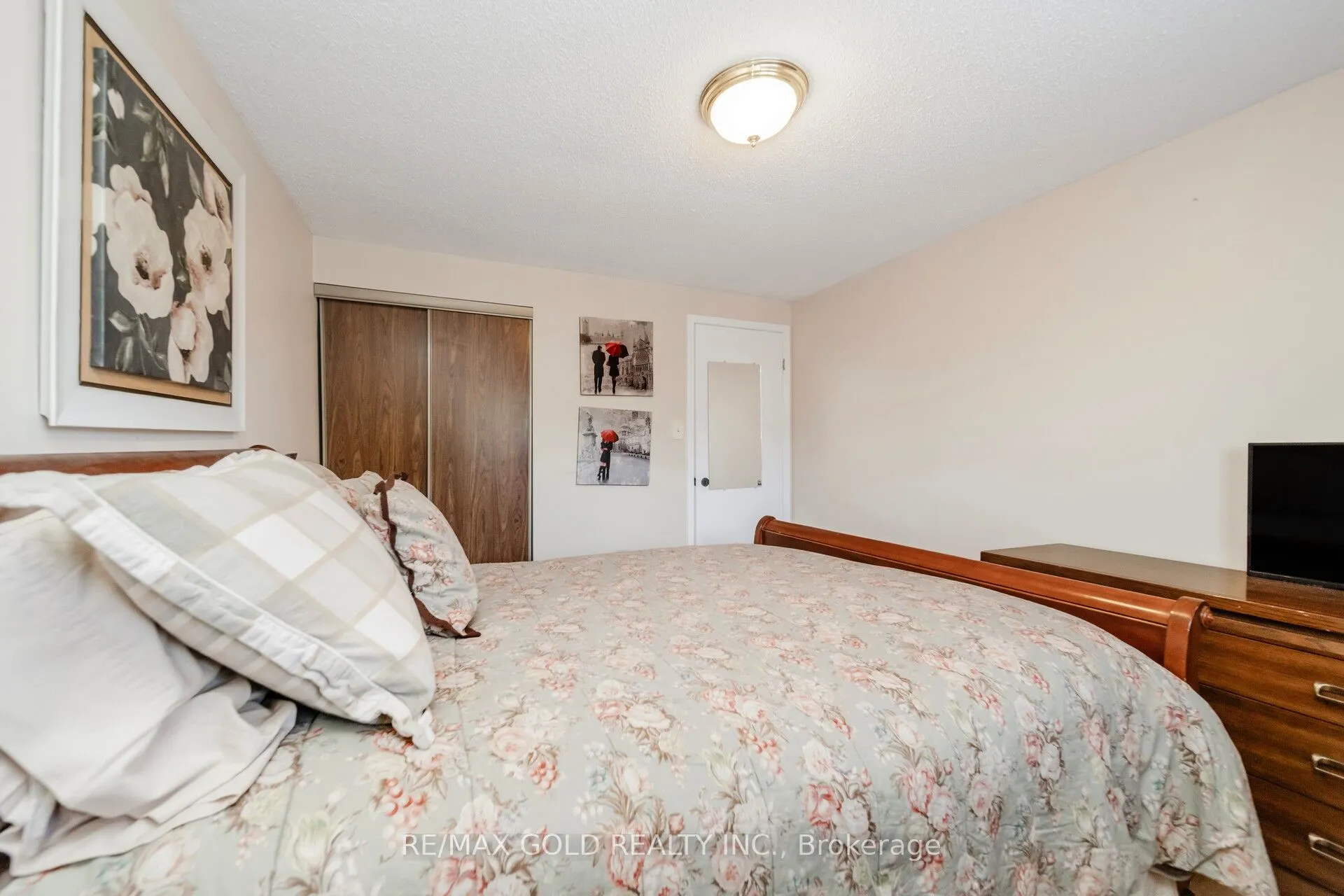 494 Barton Street, #8