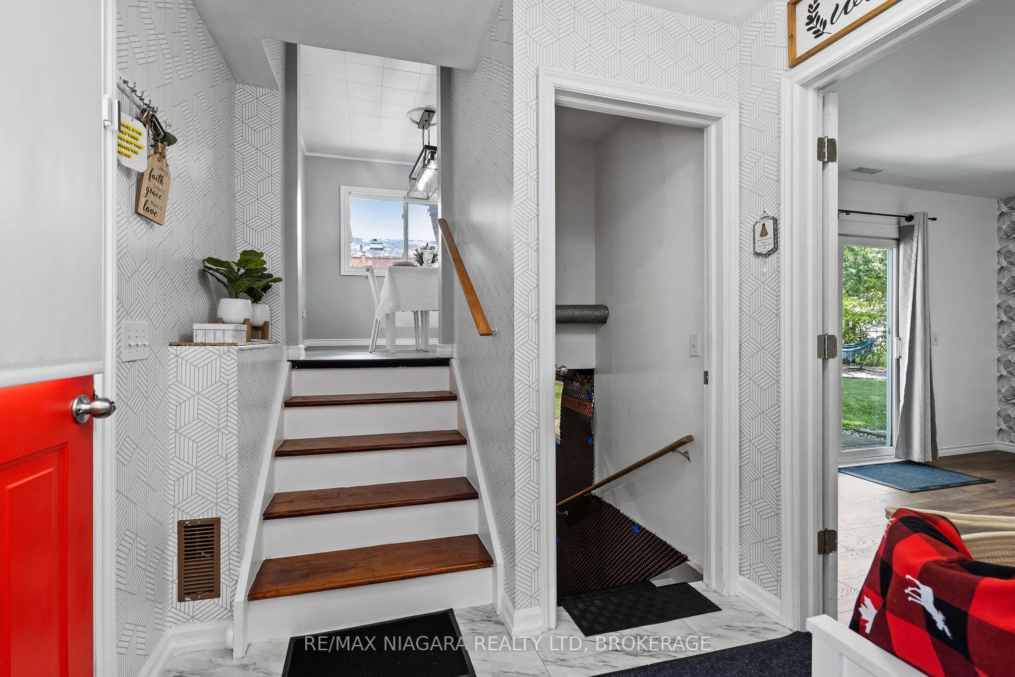 696 Fairview Road