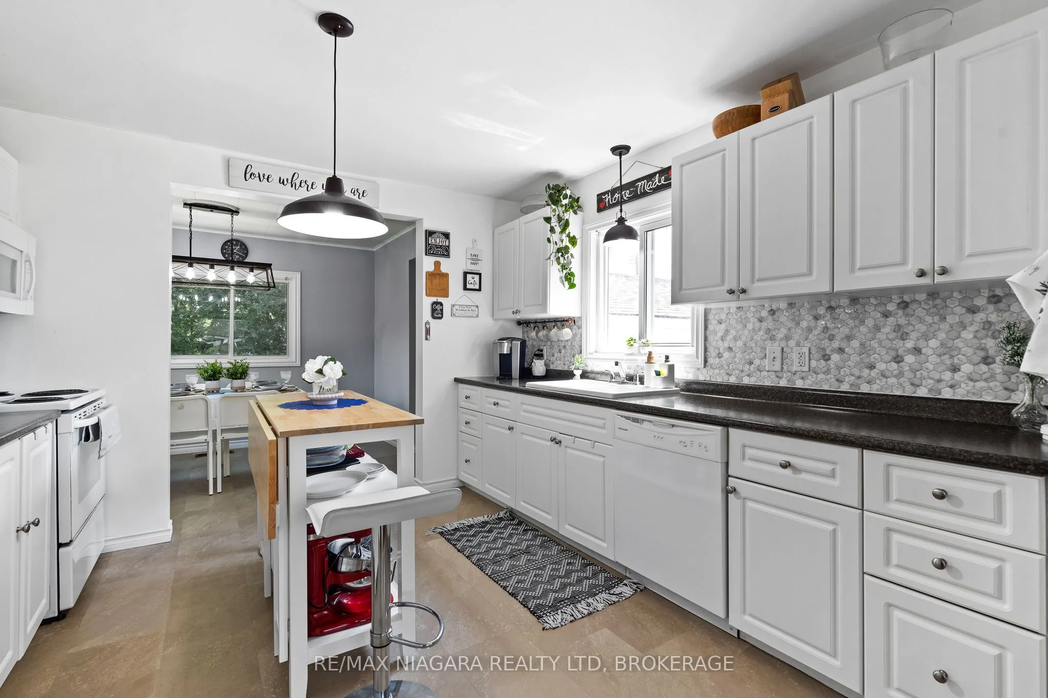 696 Fairview Road
