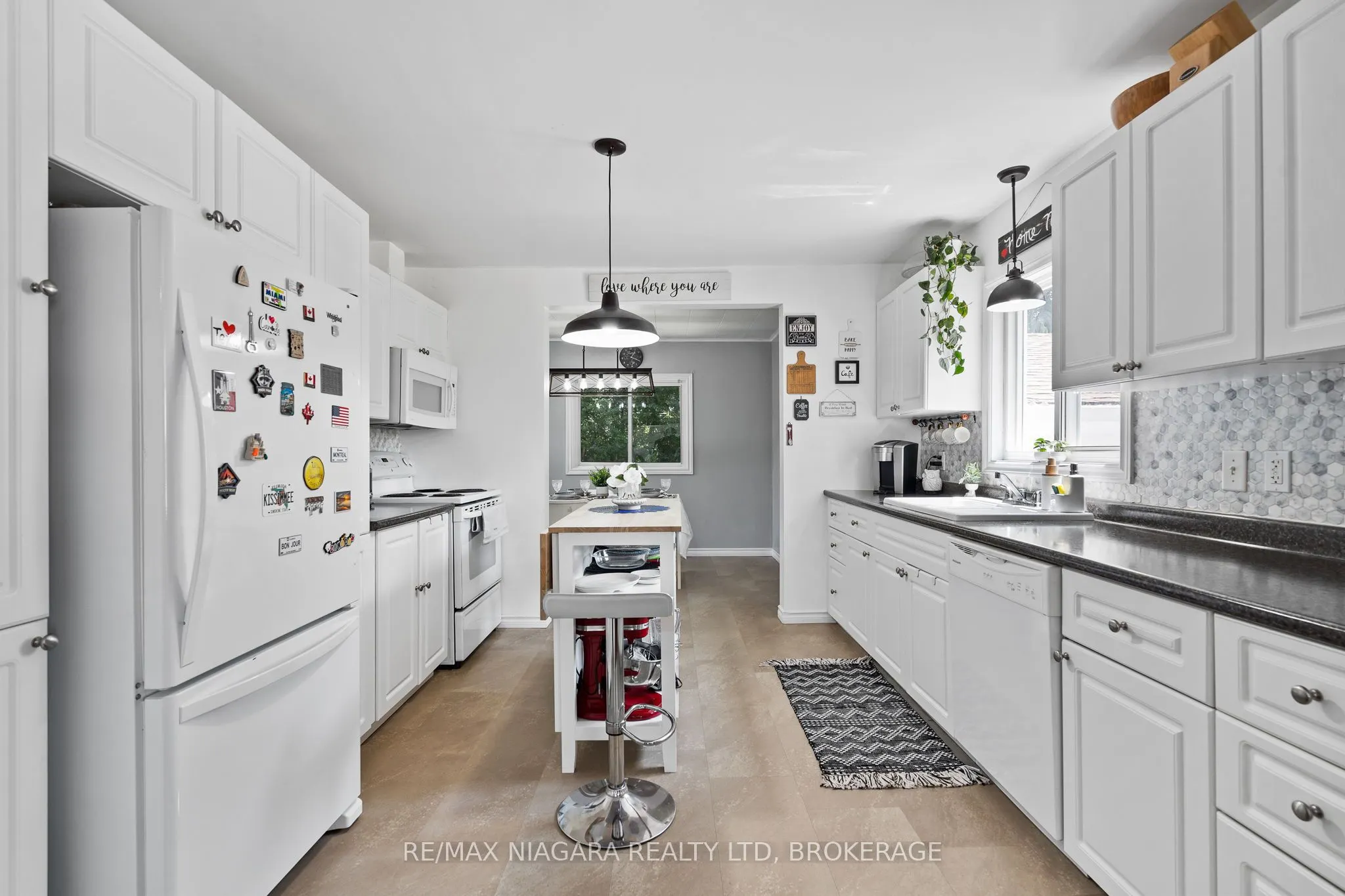 696 Fairview Road