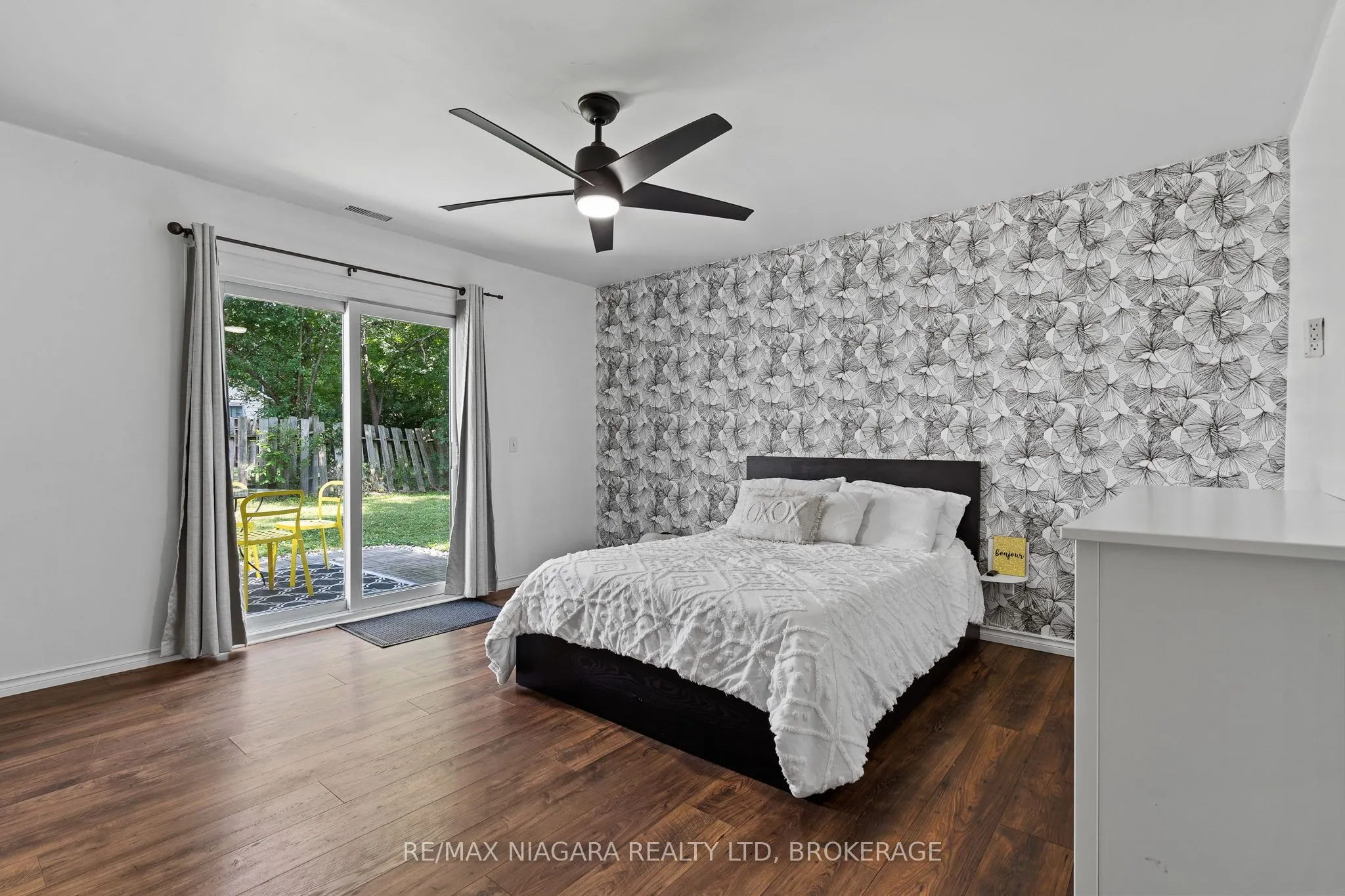 696 Fairview Road