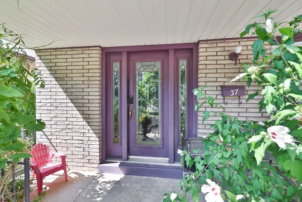 37 Sunrise Crescent