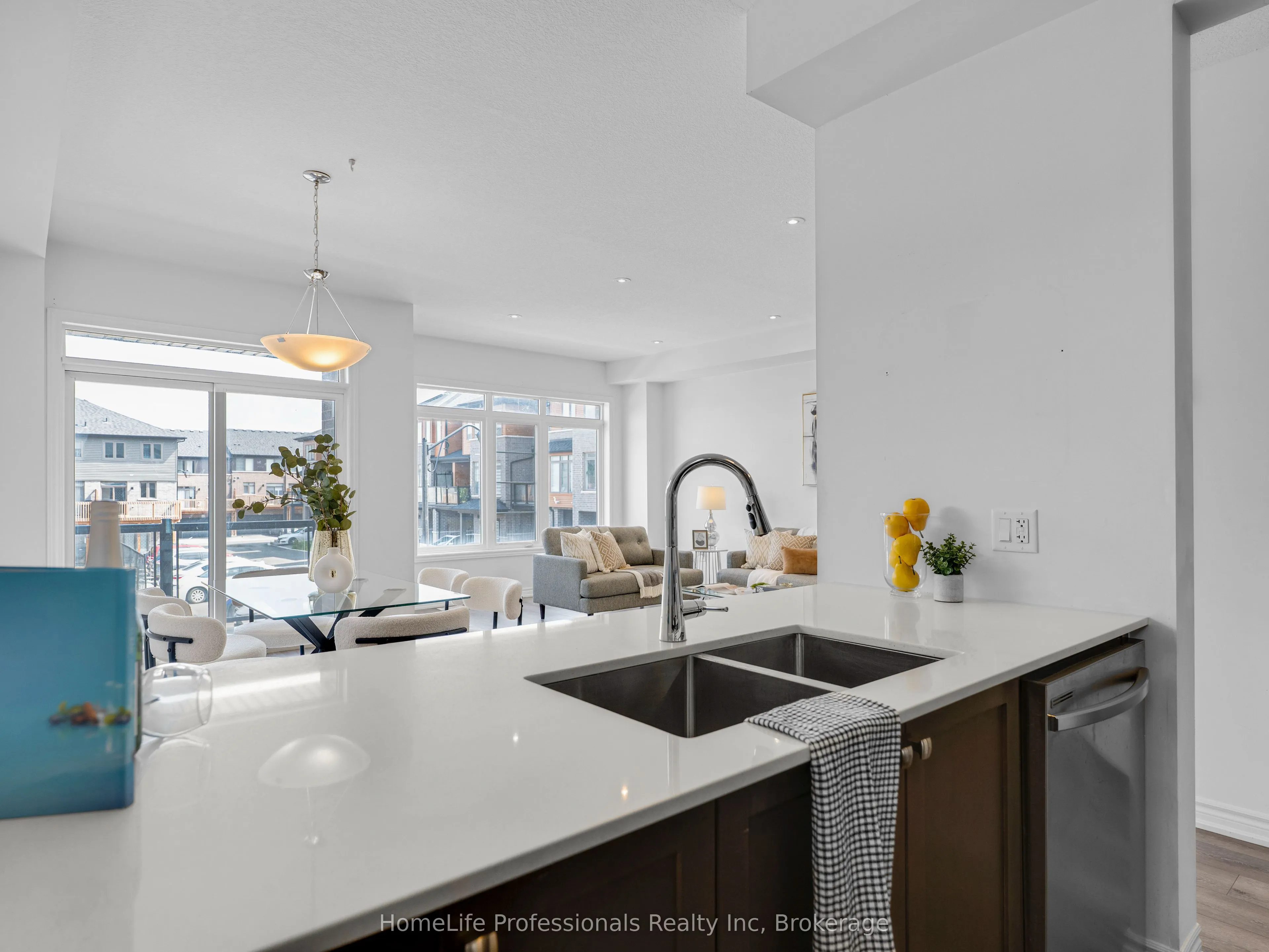 61 Soho Street, #123
