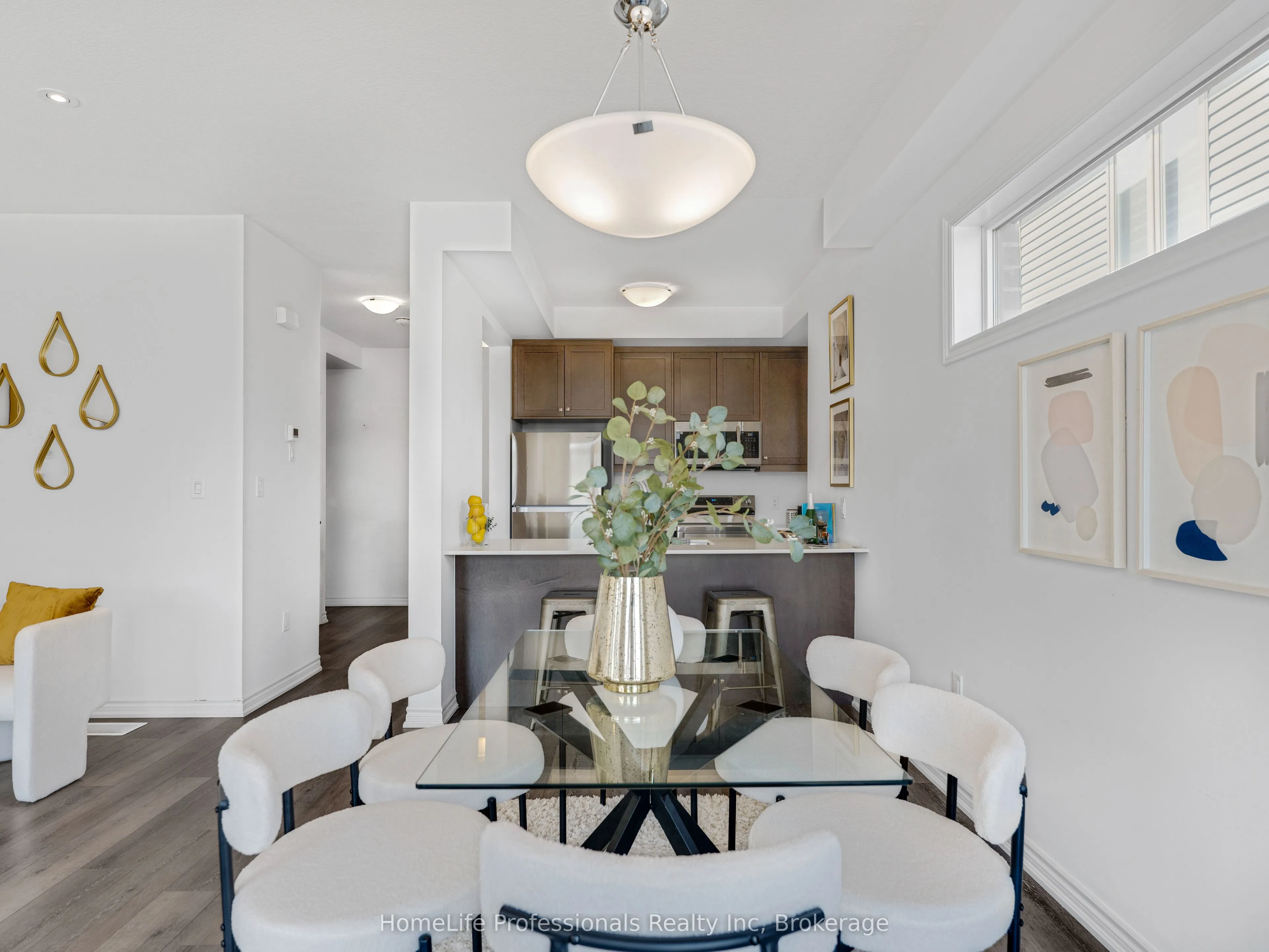 61 Soho Street, #123