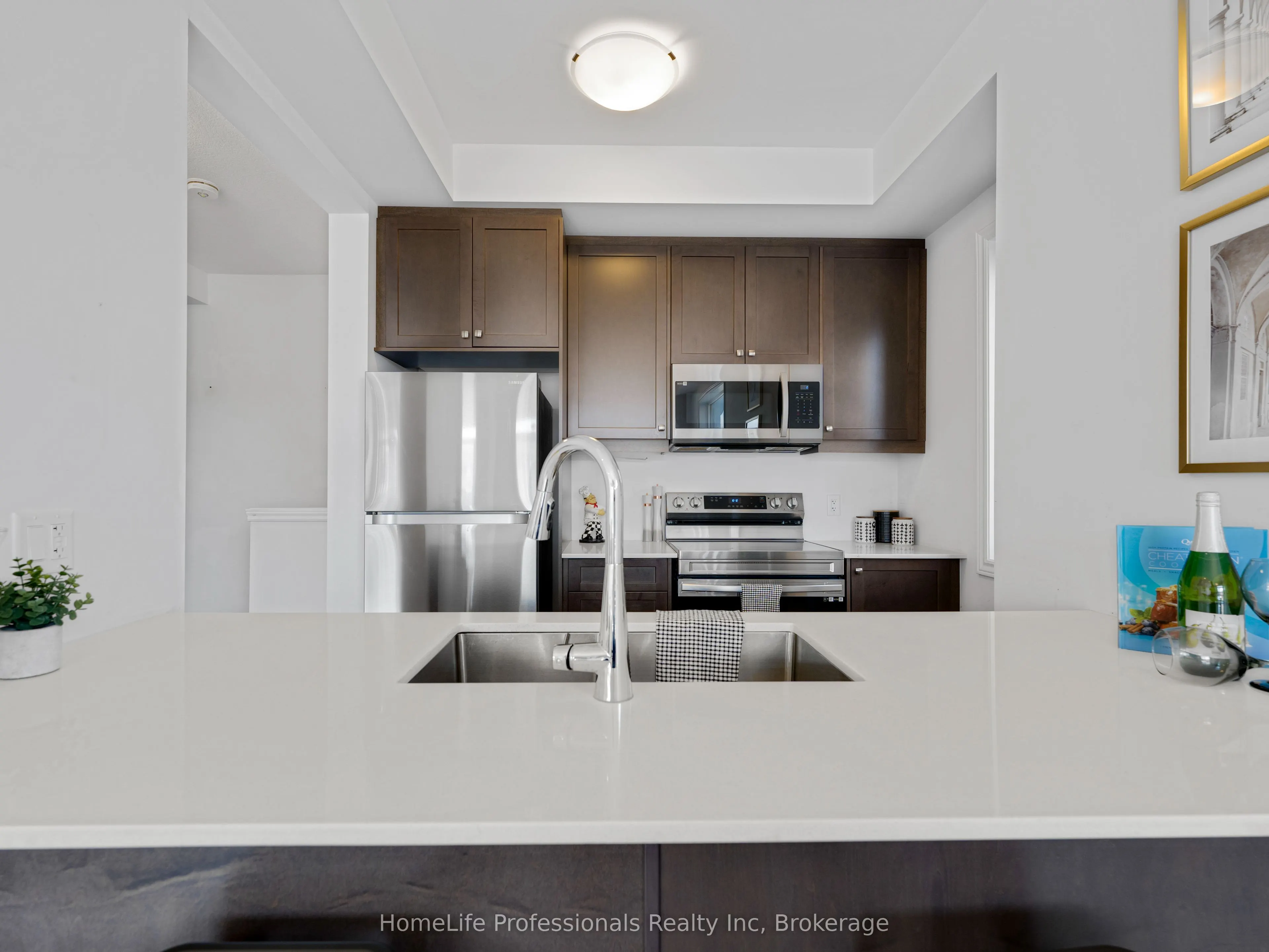 61 Soho Street, #123