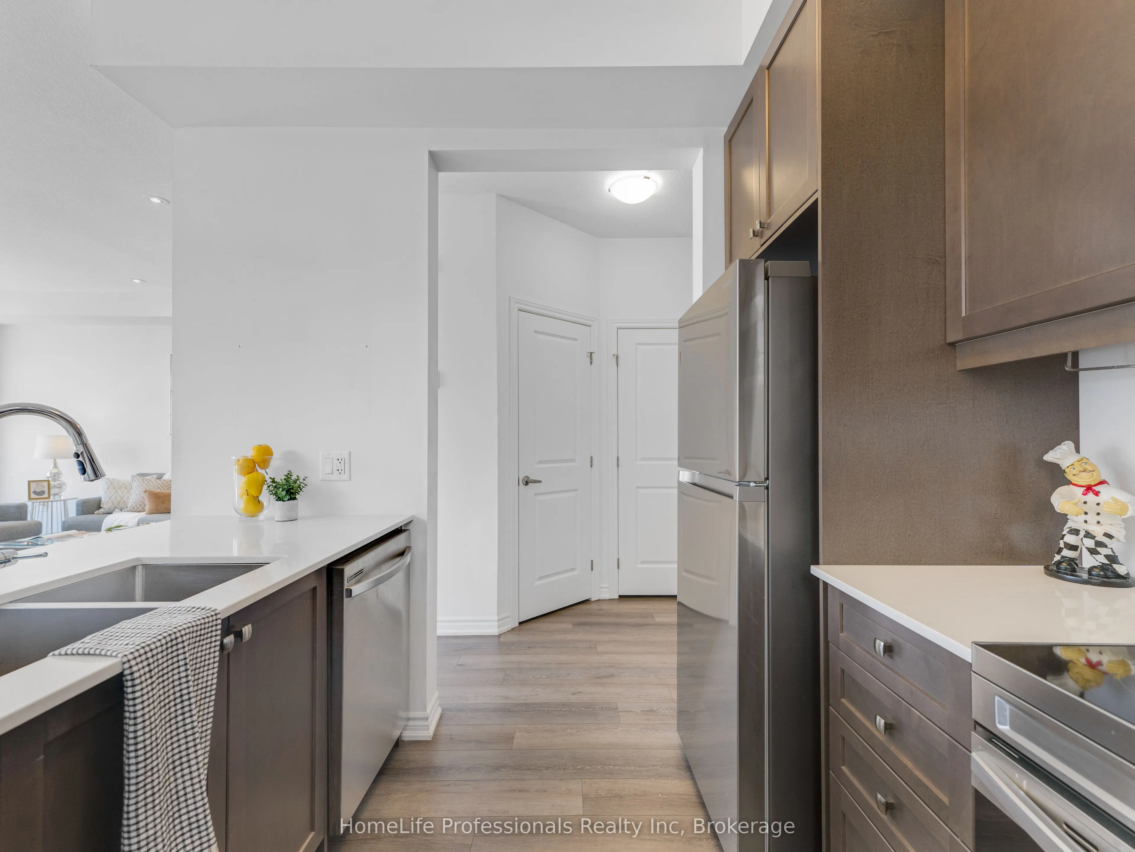 61 Soho Street, #123
