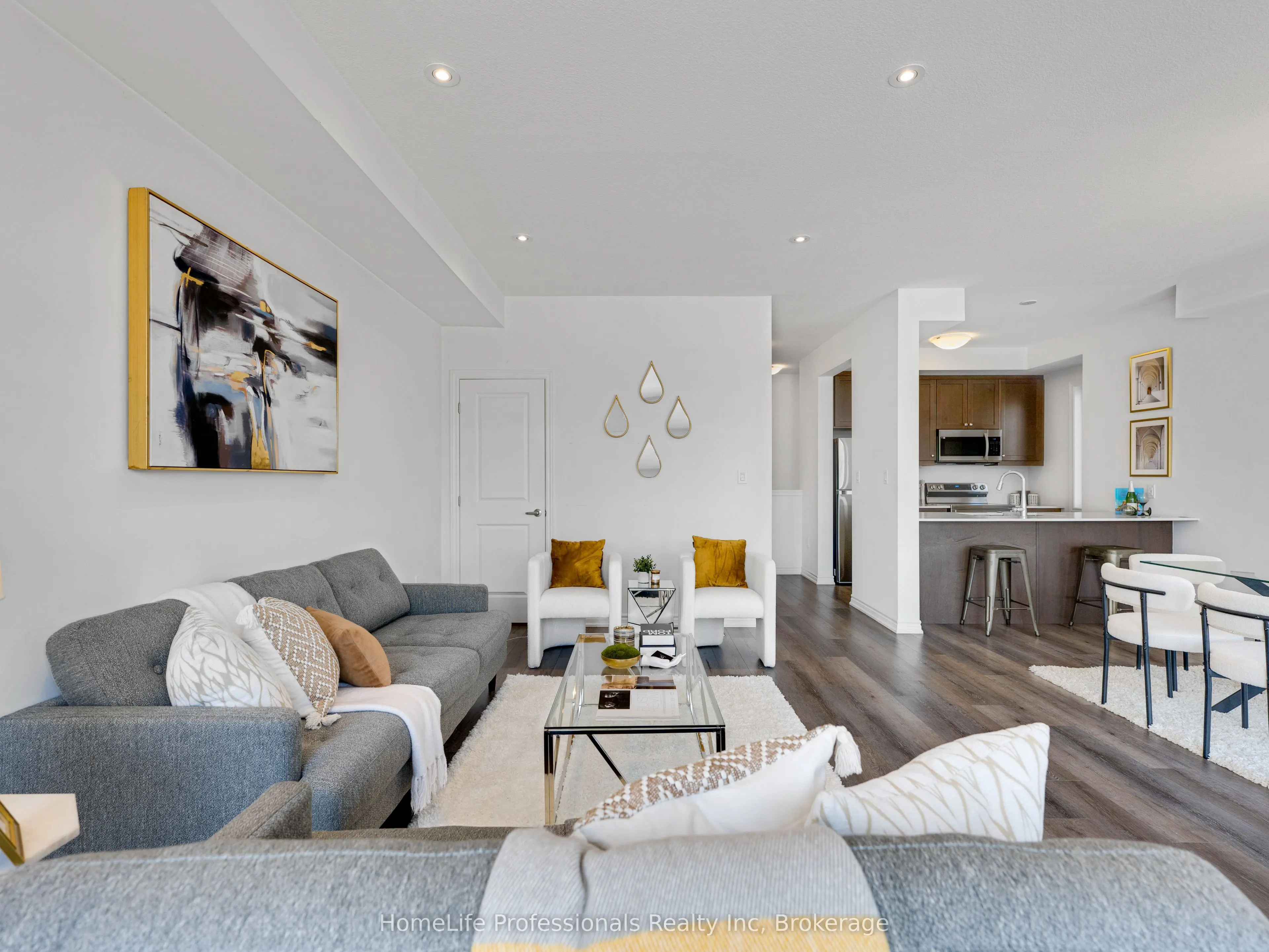 61 Soho Street, #123