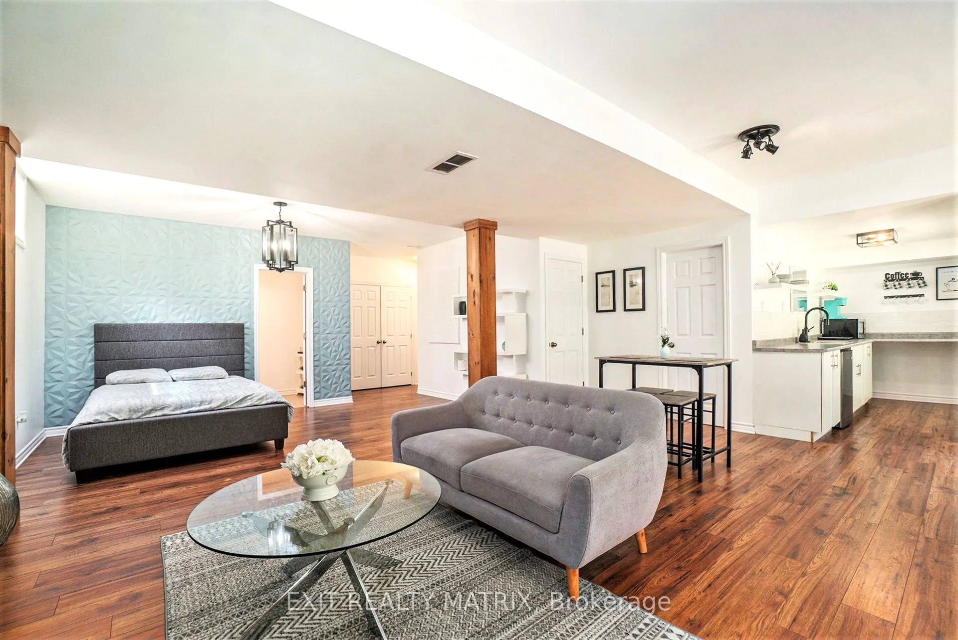 89 South Indian Drive