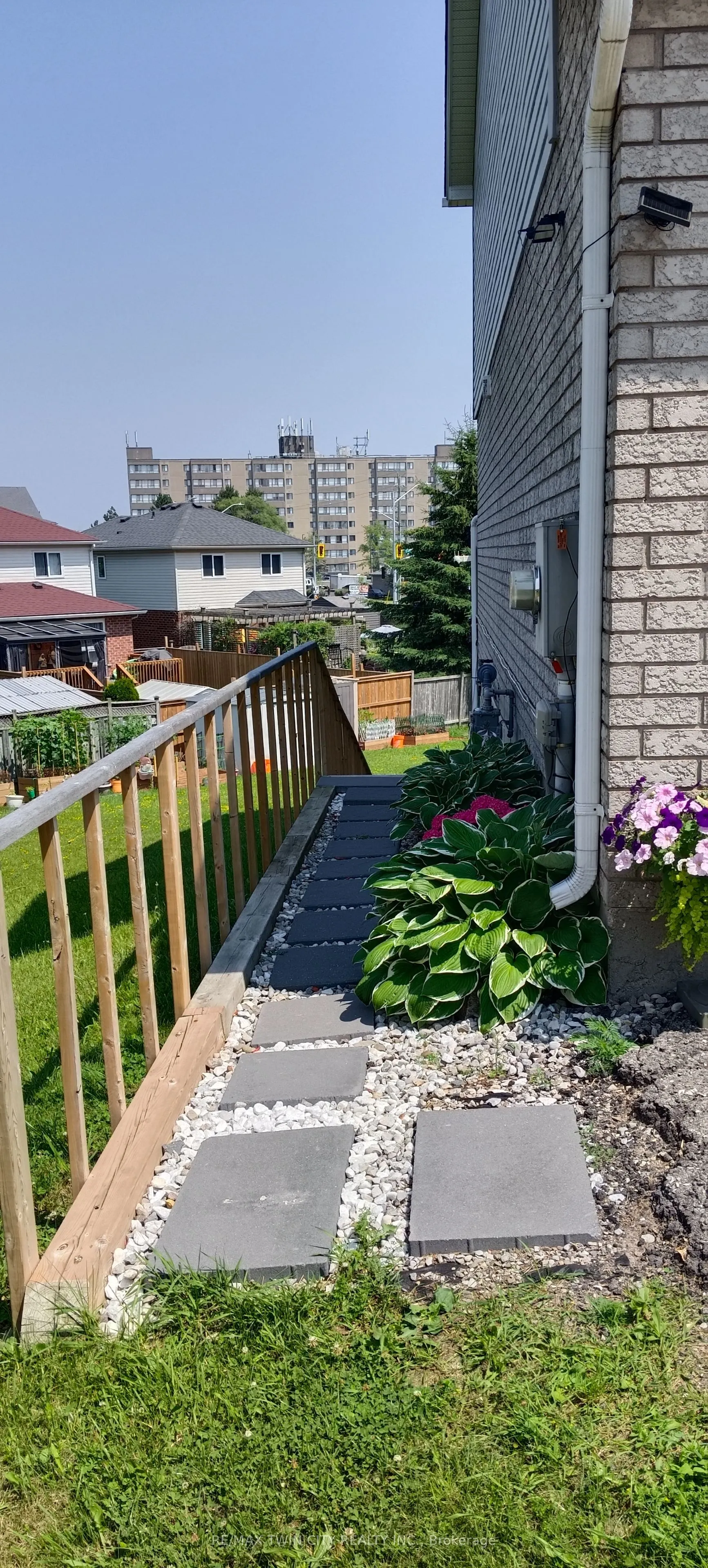 28 Golden  Terrace Court