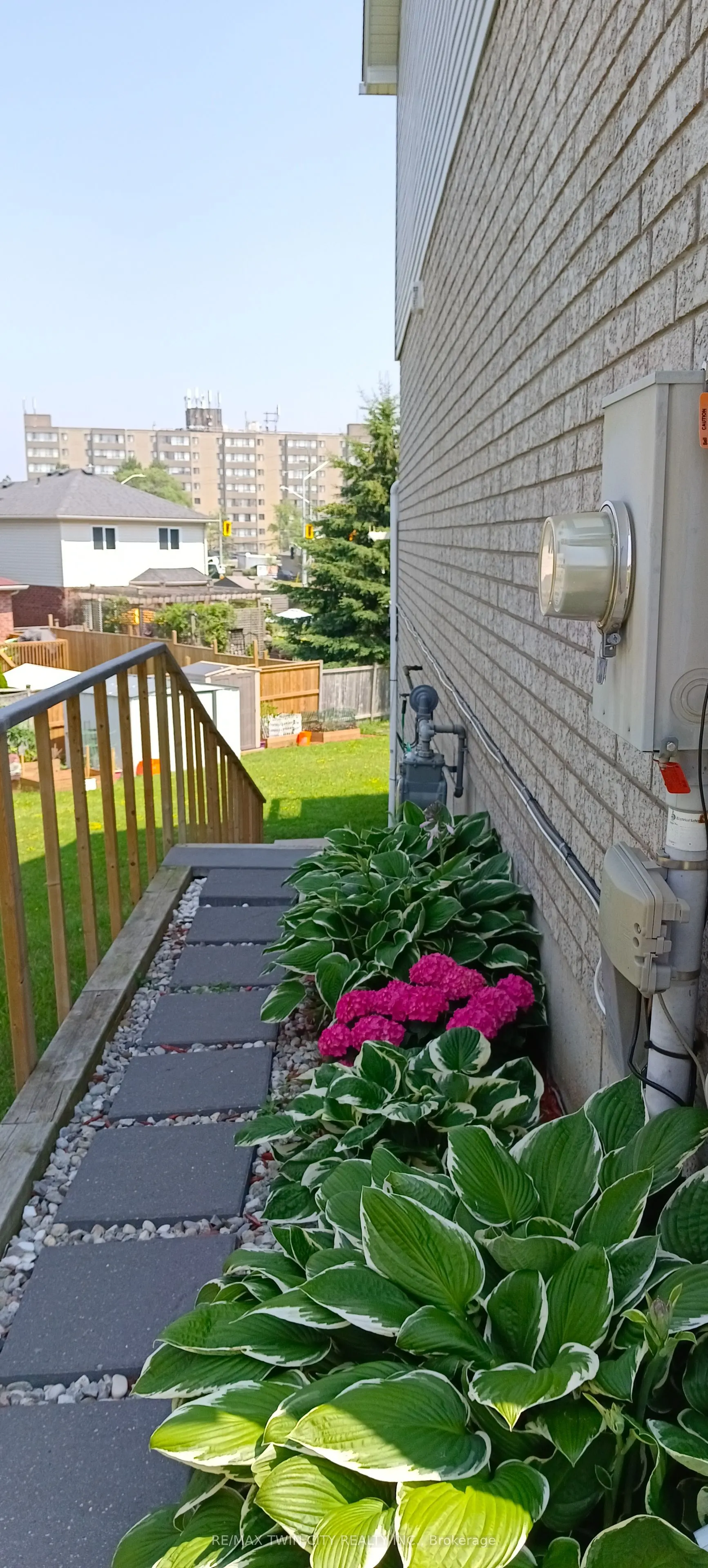 28 Golden  Terrace Court