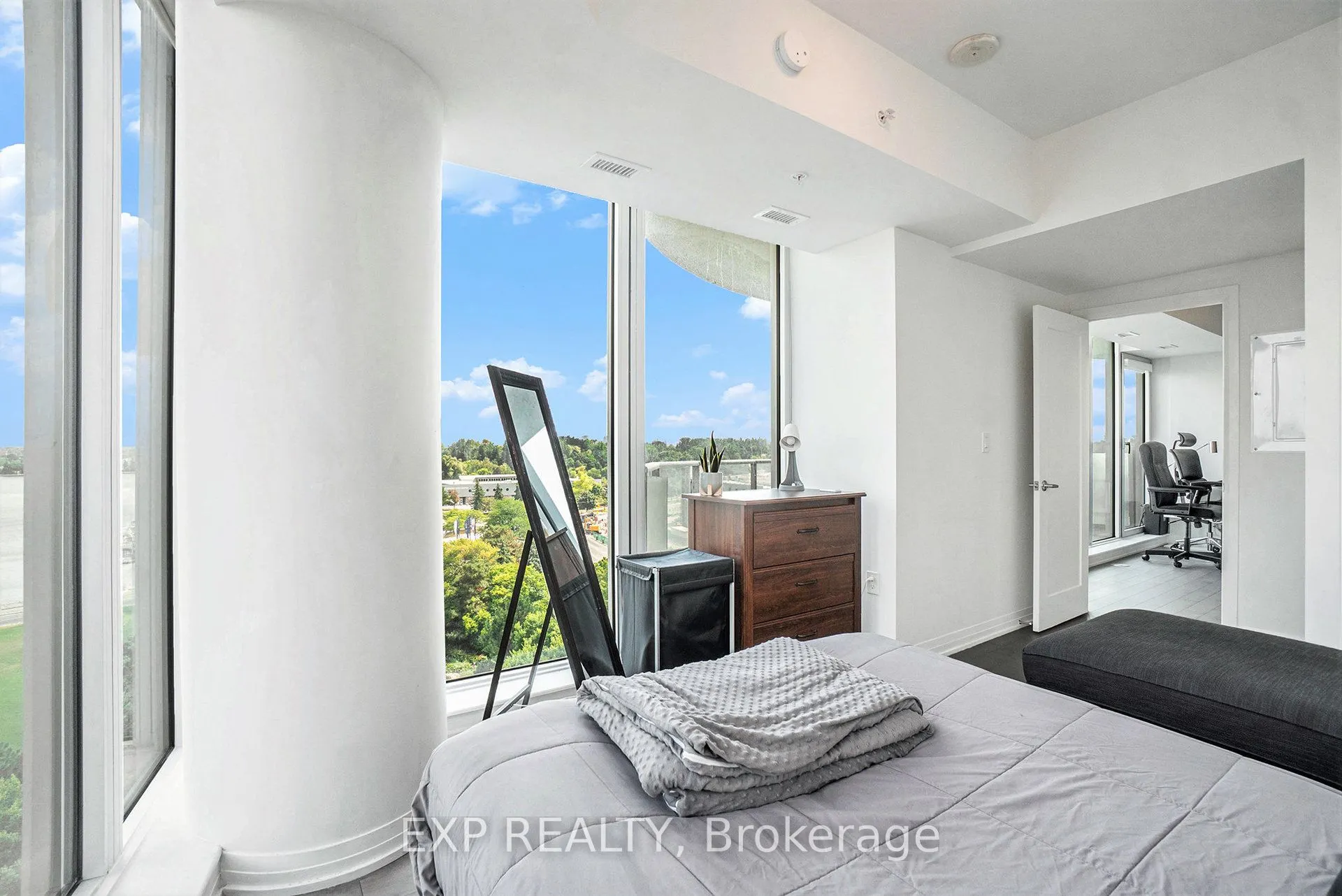 805 Carling Avenue, #907