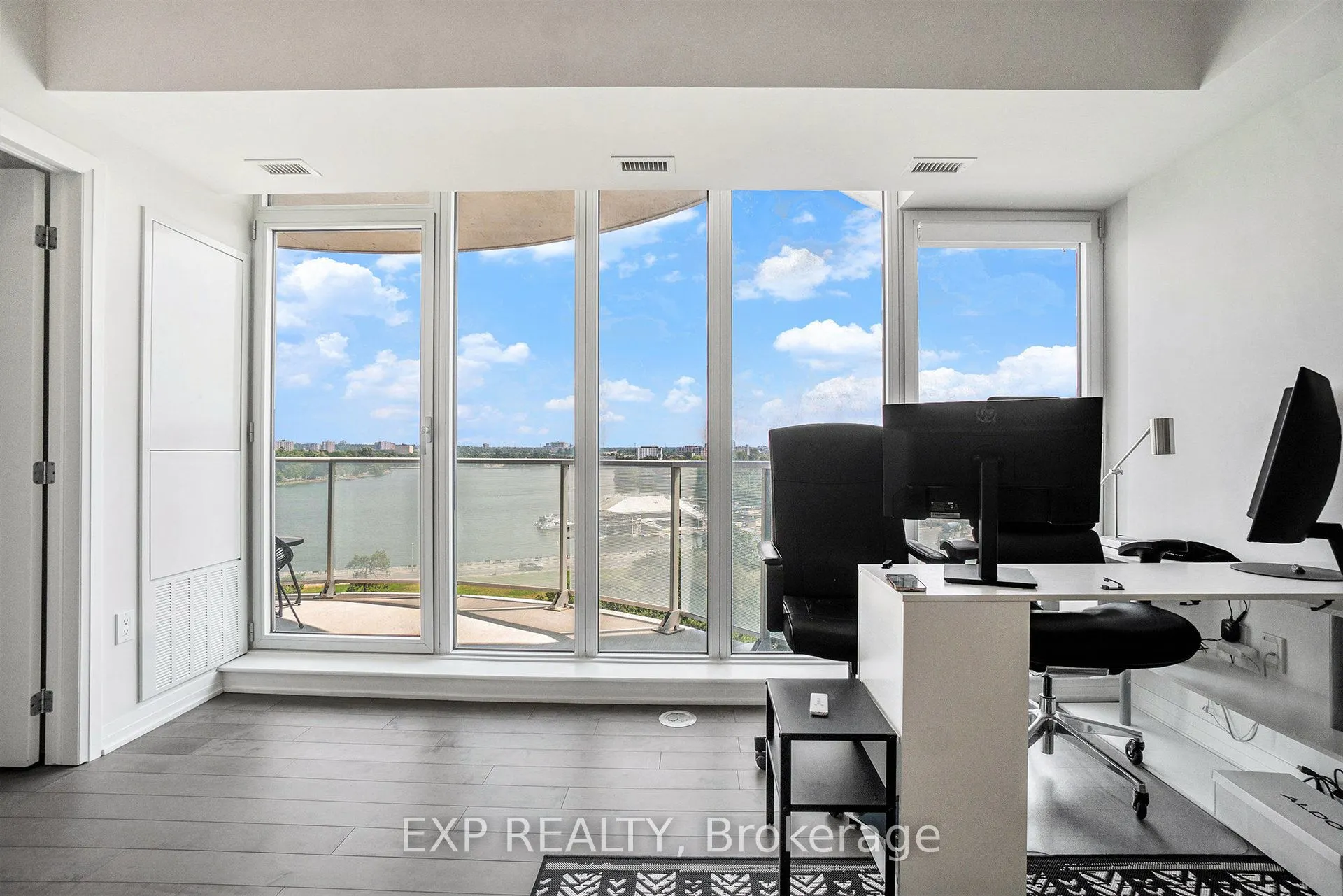 805 Carling Avenue, #907