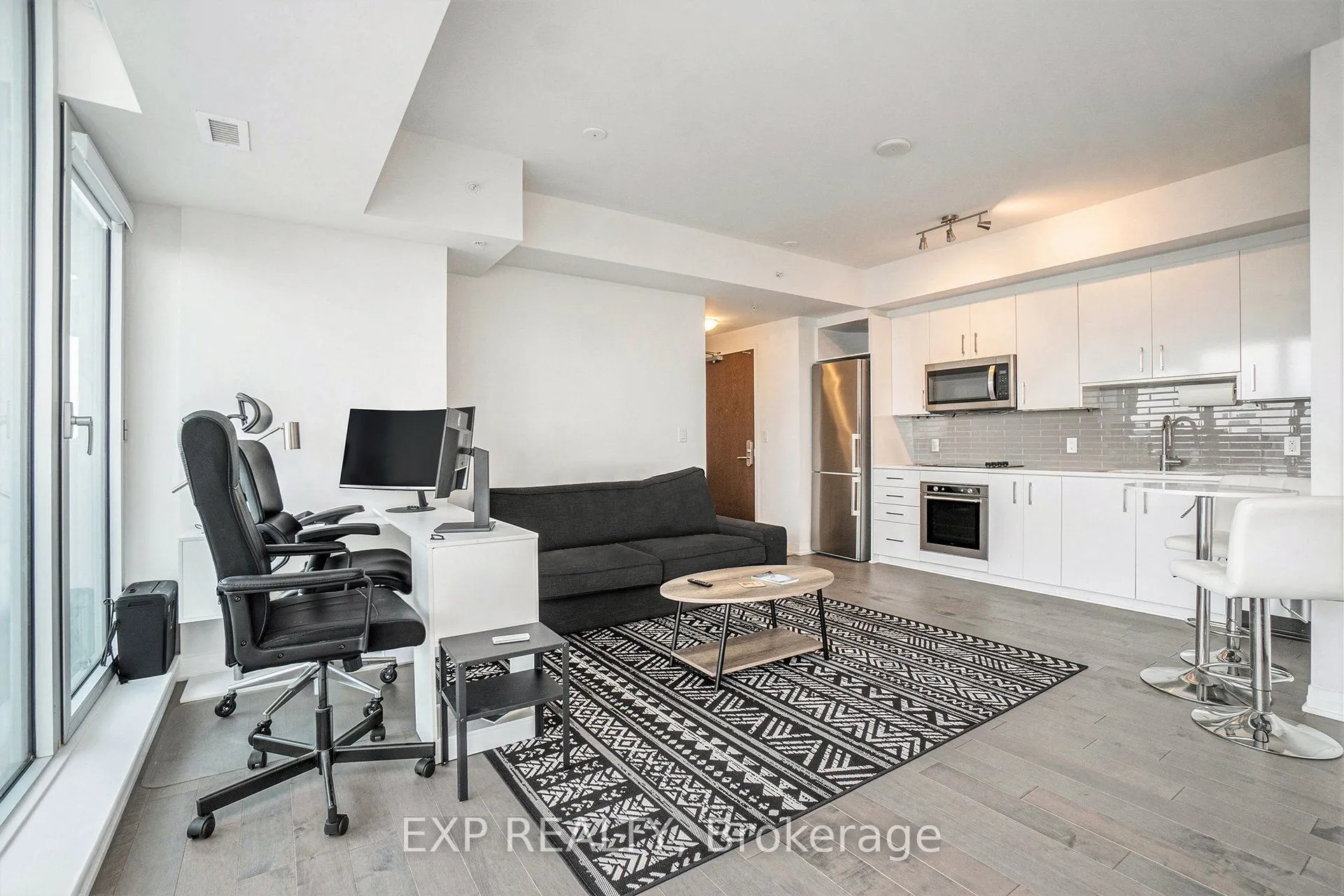 805 Carling Avenue, #907