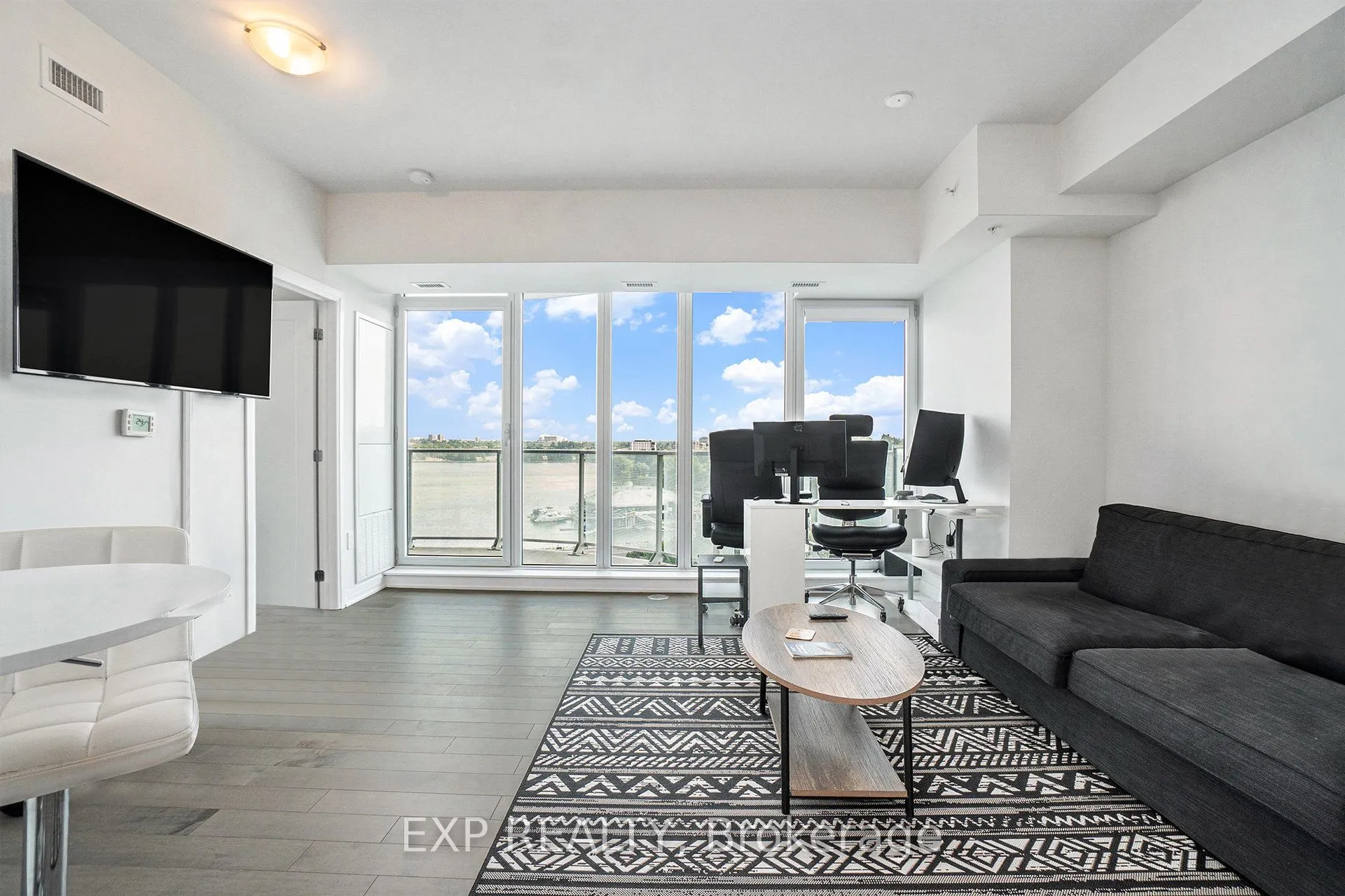 805 Carling Avenue, #907