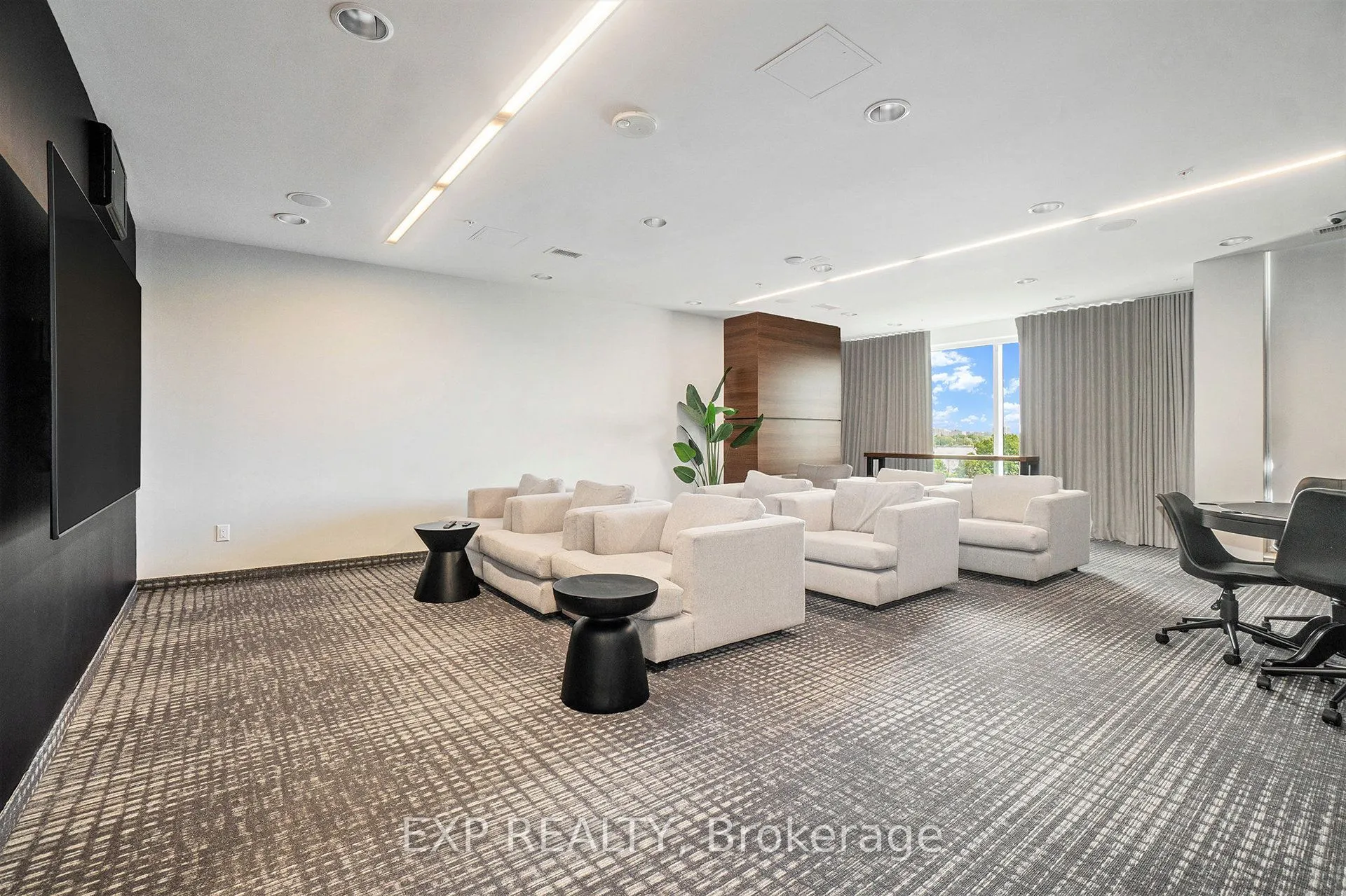 805 Carling Avenue, #907